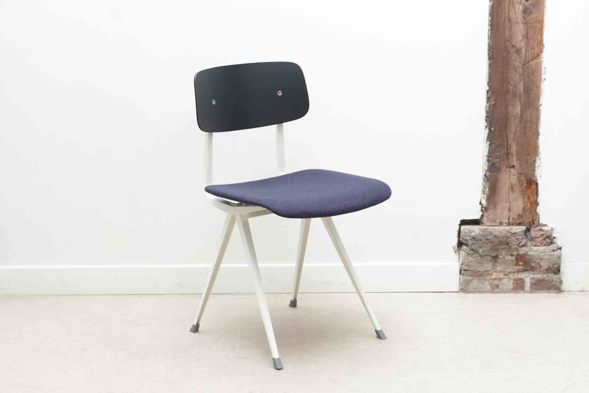 Chaise Friso Kramer "Result" tapissée et blanc