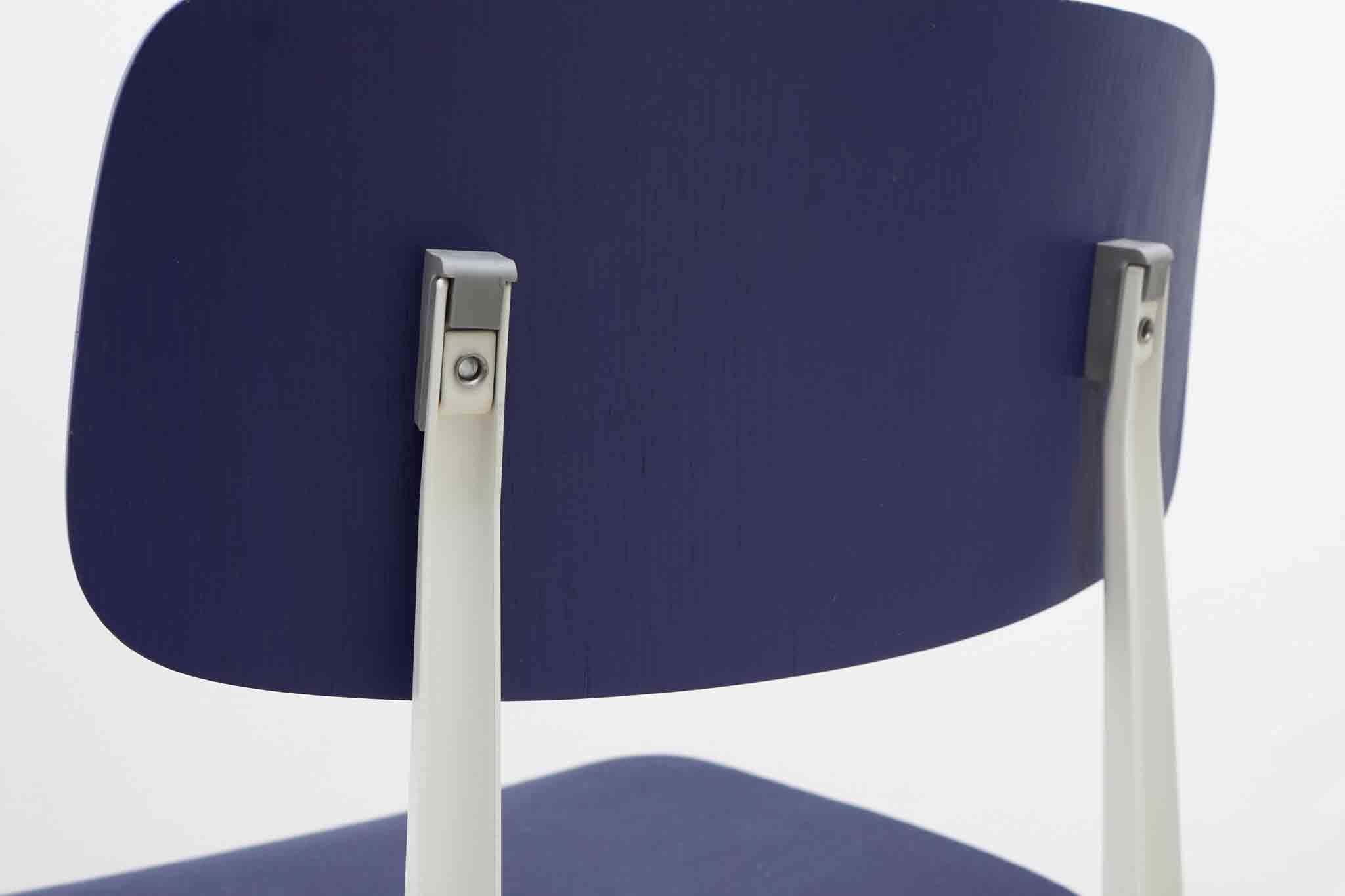 Chaise Friso Kramer "Result" tapissée et blanc