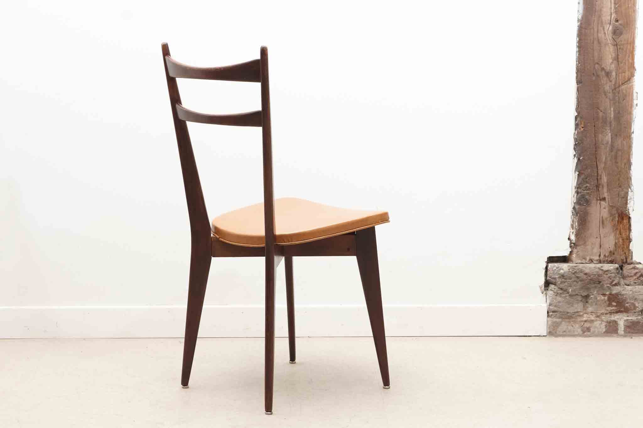 Chaise bistrot en skaï fauve et chêne foncé
