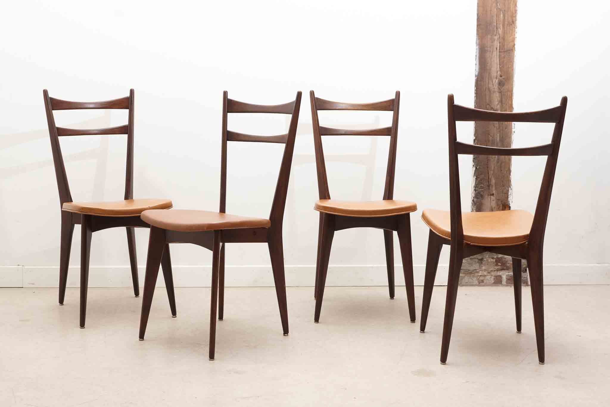 Chaise bistrot en skaï fauve et chêne foncé
