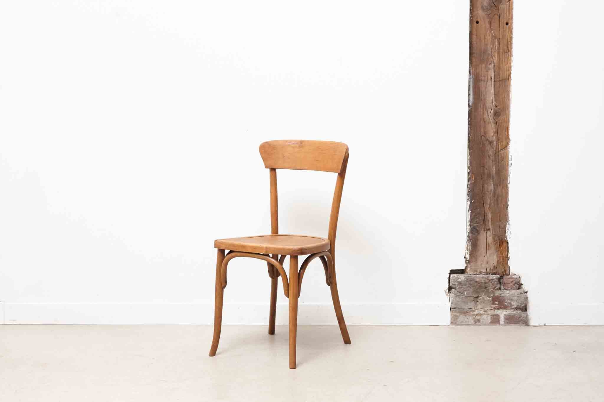 Bistro chair with oak armrests