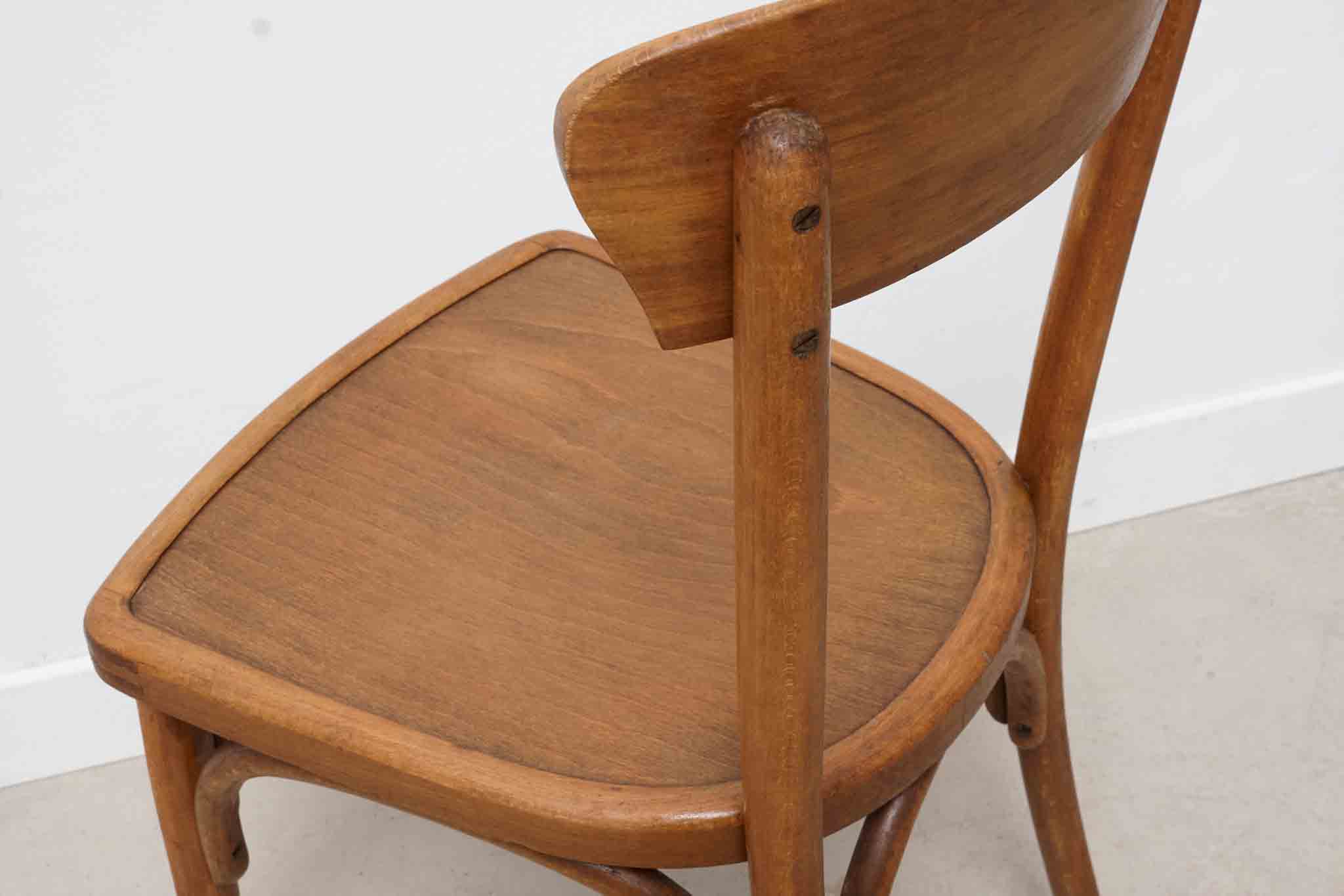 Bistro chair with oak armrests