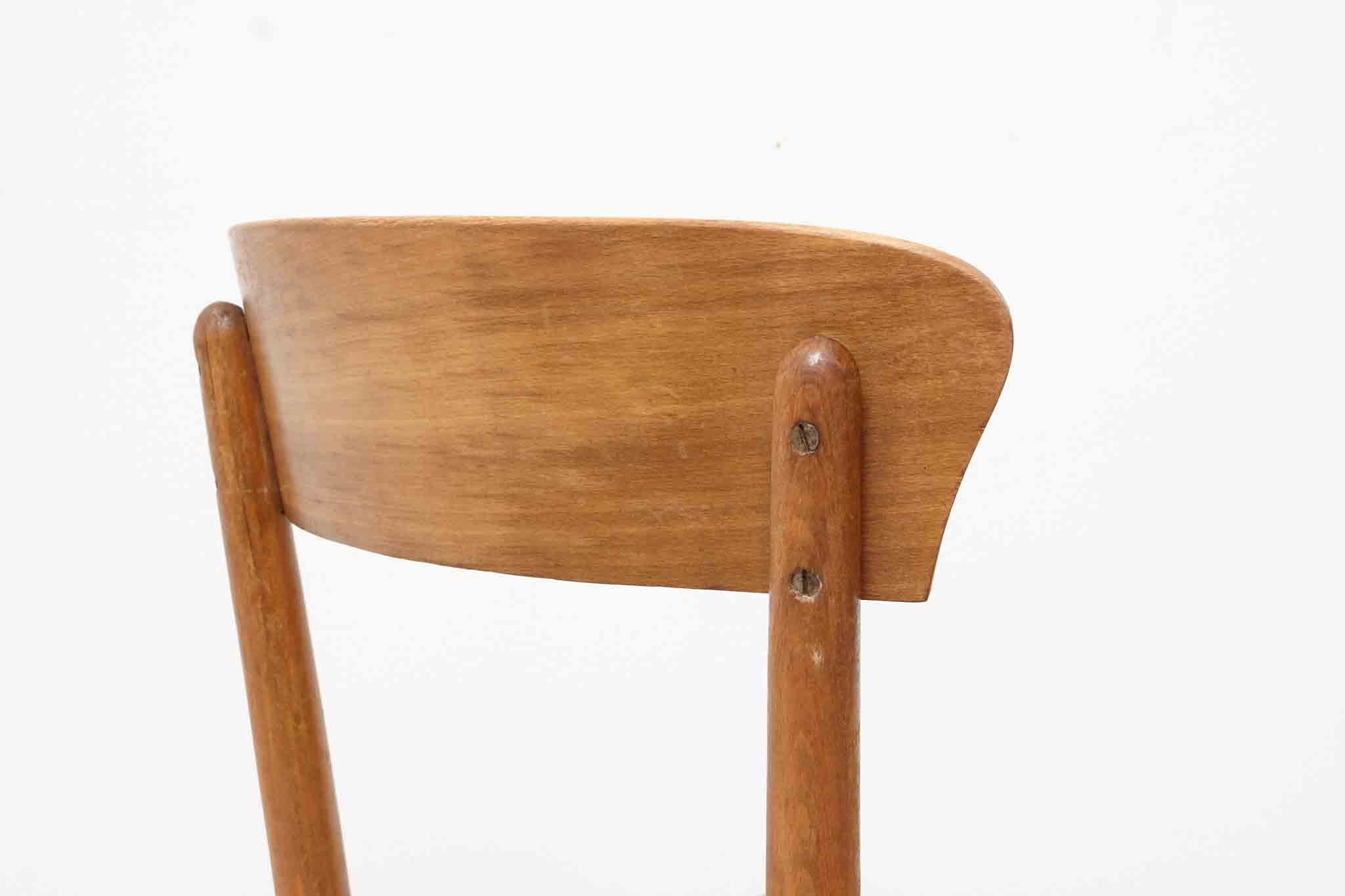 Bistro chair with oak armrests