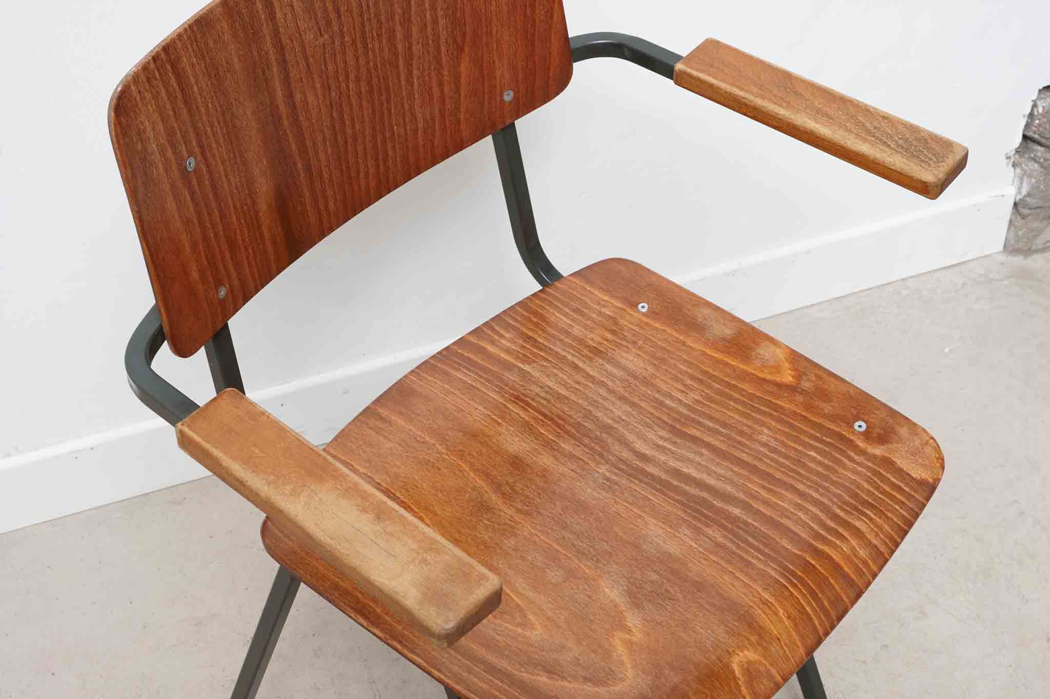 Eromes F6 chair