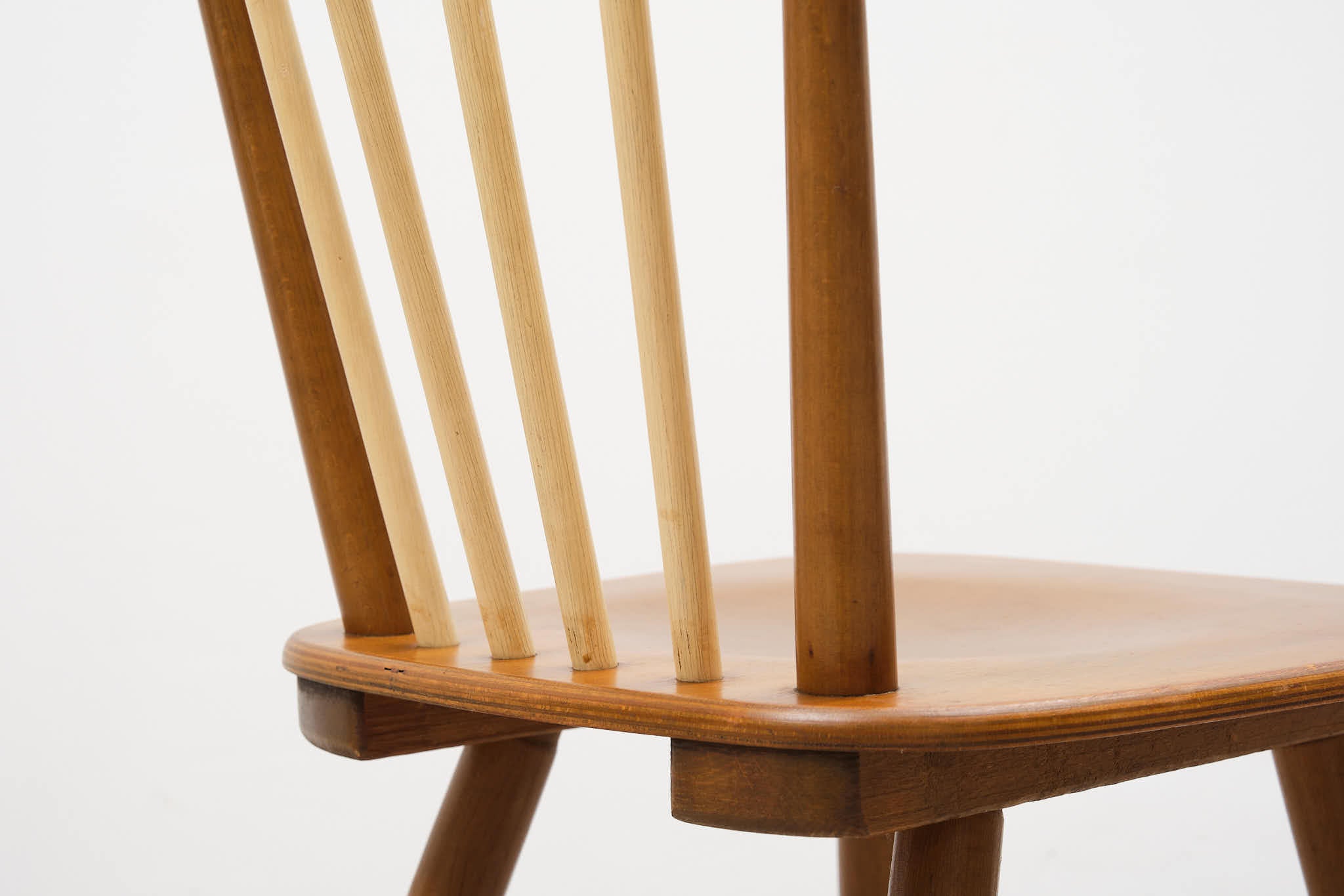 Chaise bistrot scandinave à barreaux chêne