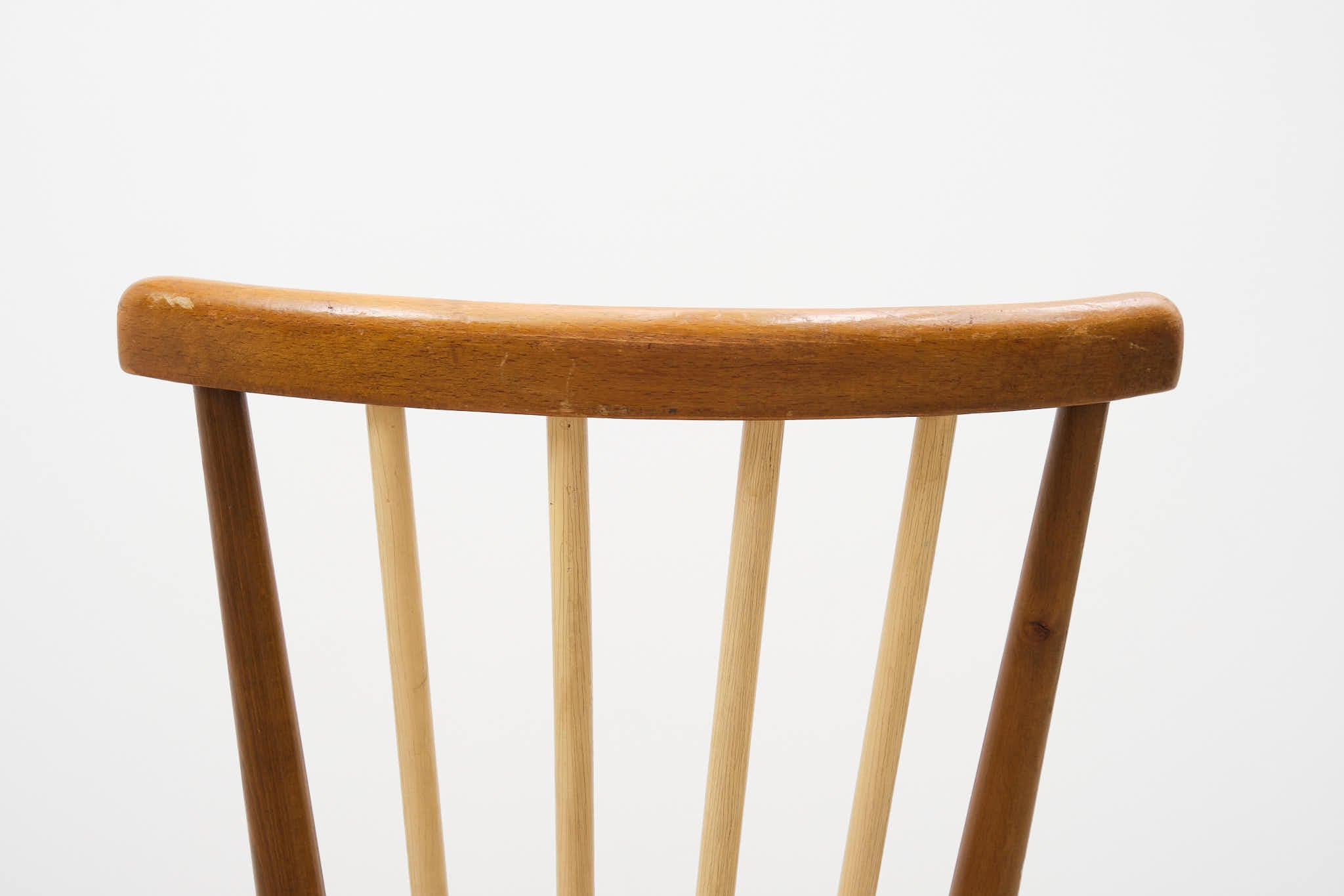 Chaise bistrot scandinave à barreaux chêne