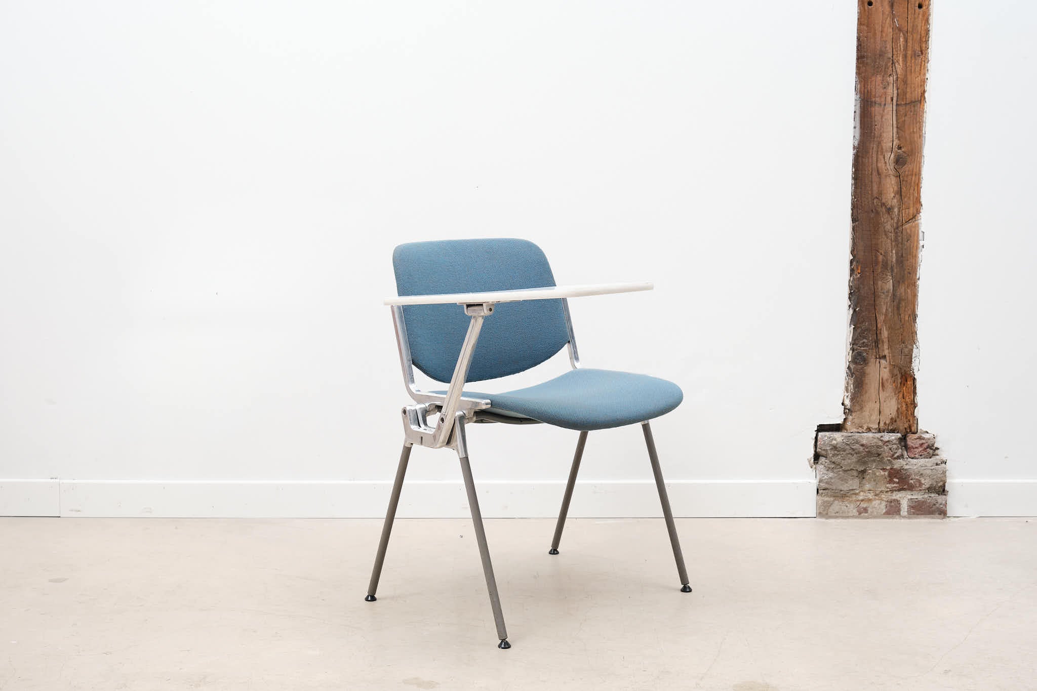 Chaise DSC 106 de G.Piretti pour Castelli colorée