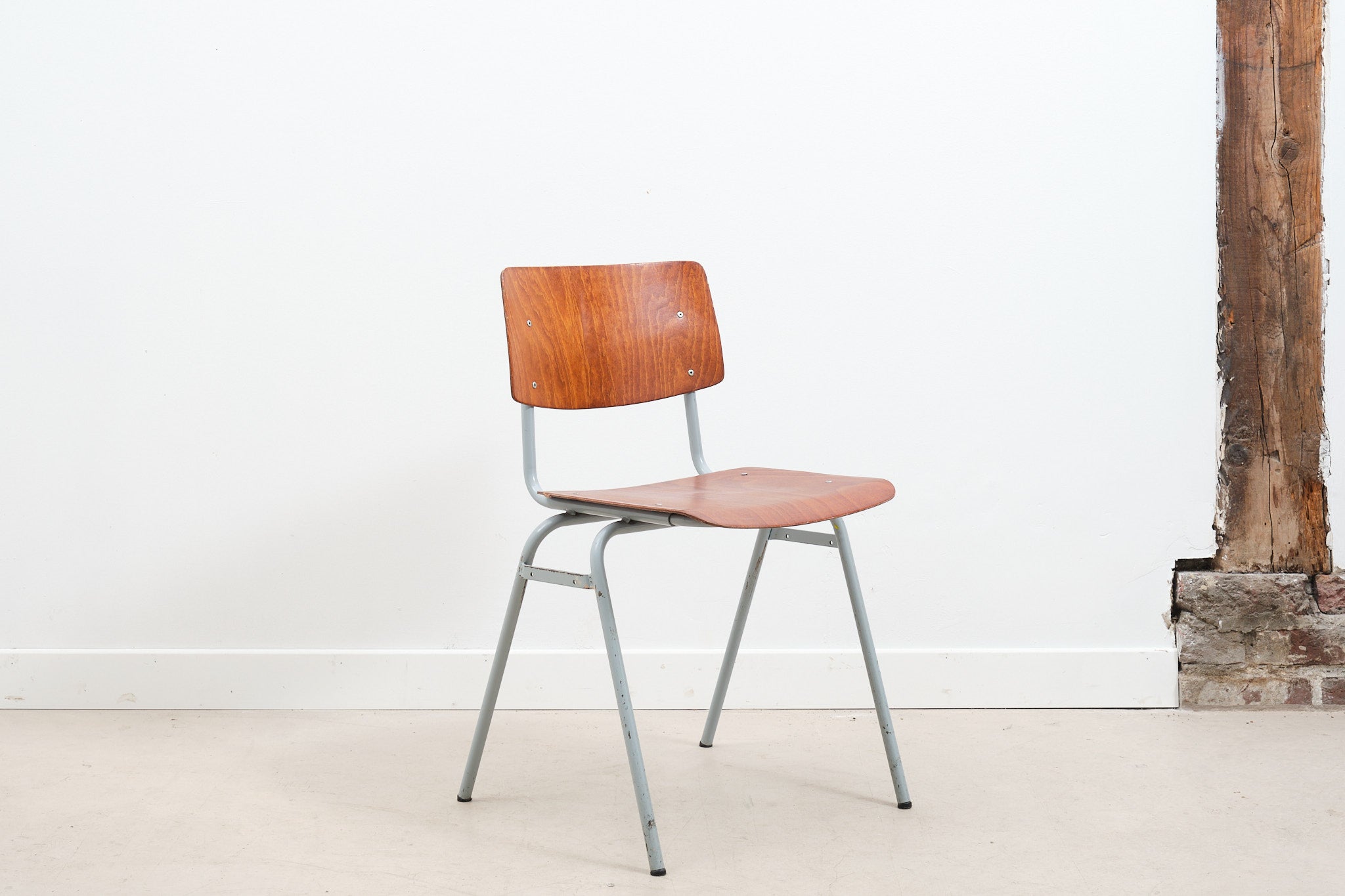 Ahrend chair black oak