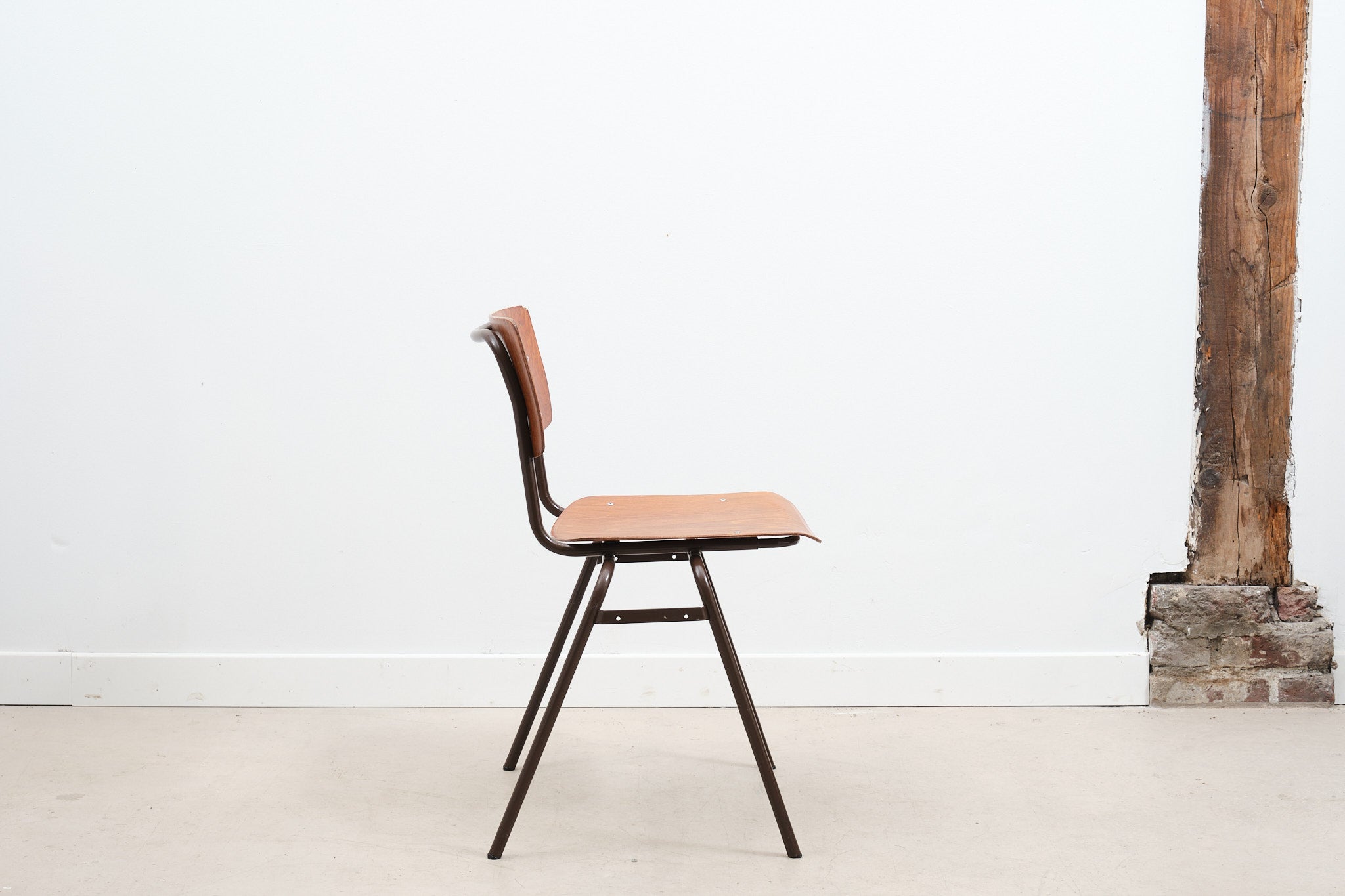 Ahrend chair black oak