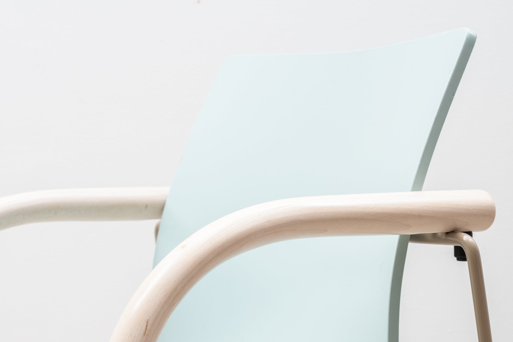 Thonet S320 armchair in sky blue wood with white armrests