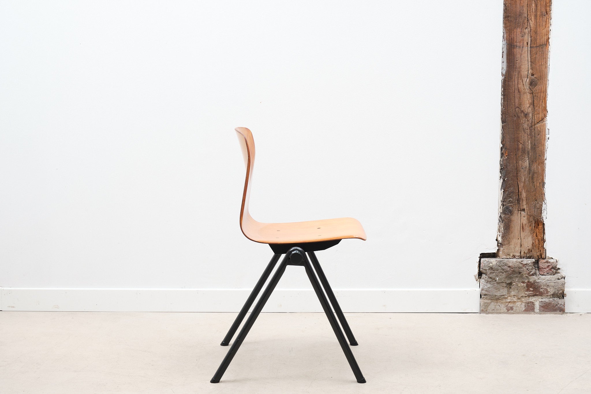 Galvanitas S30 chair gray beech