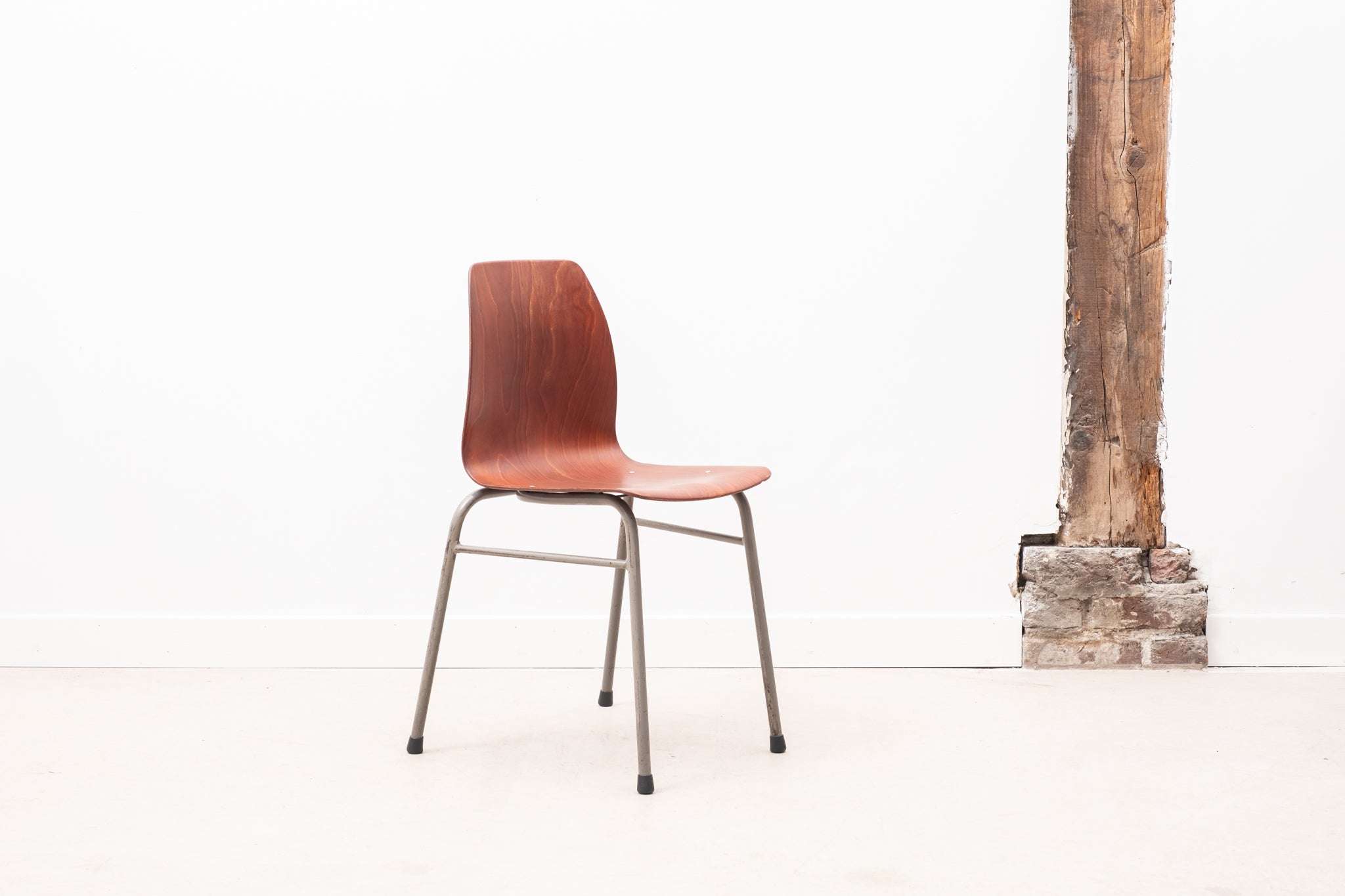 Stackable chair in gray oak pagholz