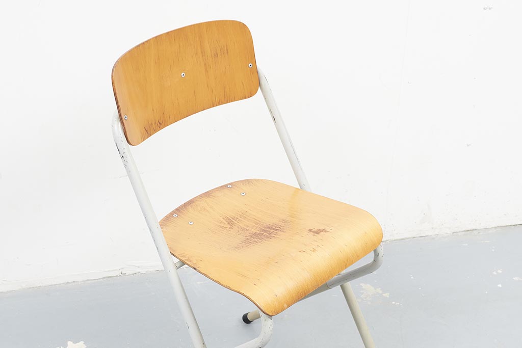 Aluflex style folding beech chair
