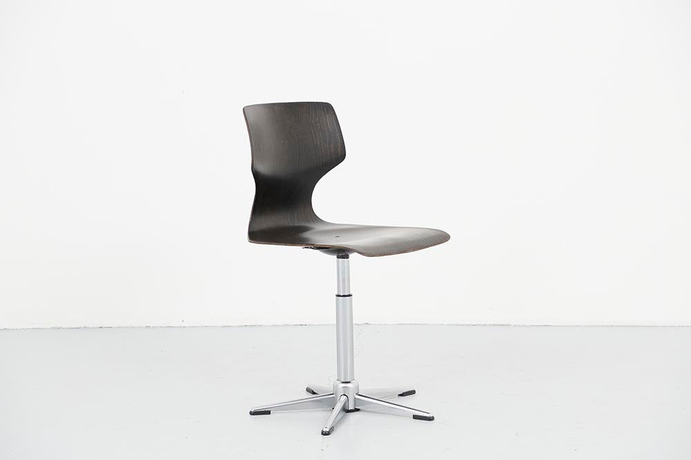 Flötotto adjustable workshop chair
