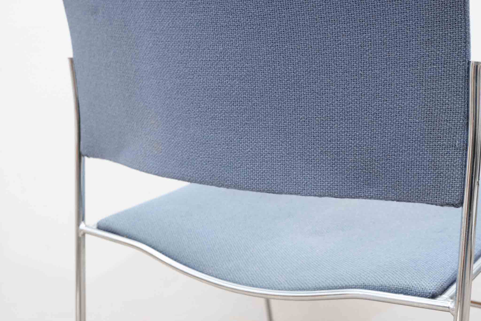 Chaise Howe 4/40 bleue par David Rowland