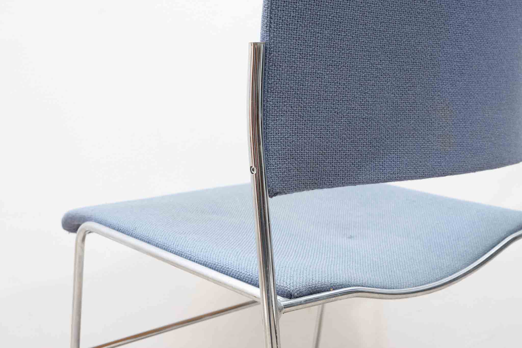 Chaise Howe 4/40 bleue par David Rowland