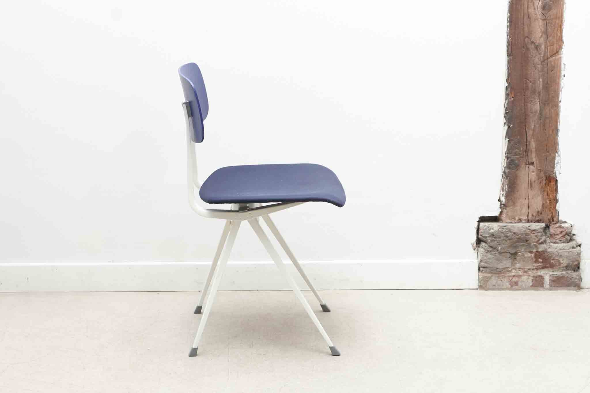Chaise  Friso Kramer "Result" tapissée et blanc