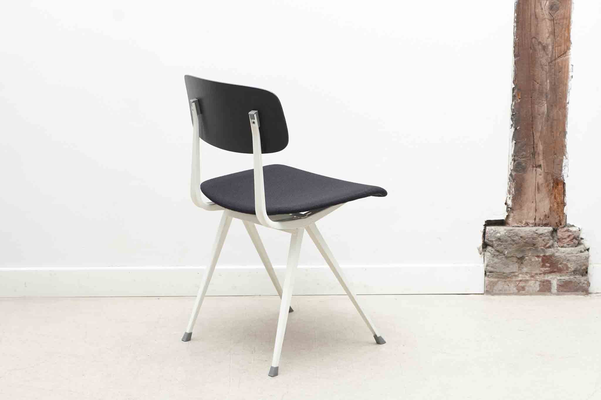 Chaise  Friso Kramer "Result" tapissée et blanc