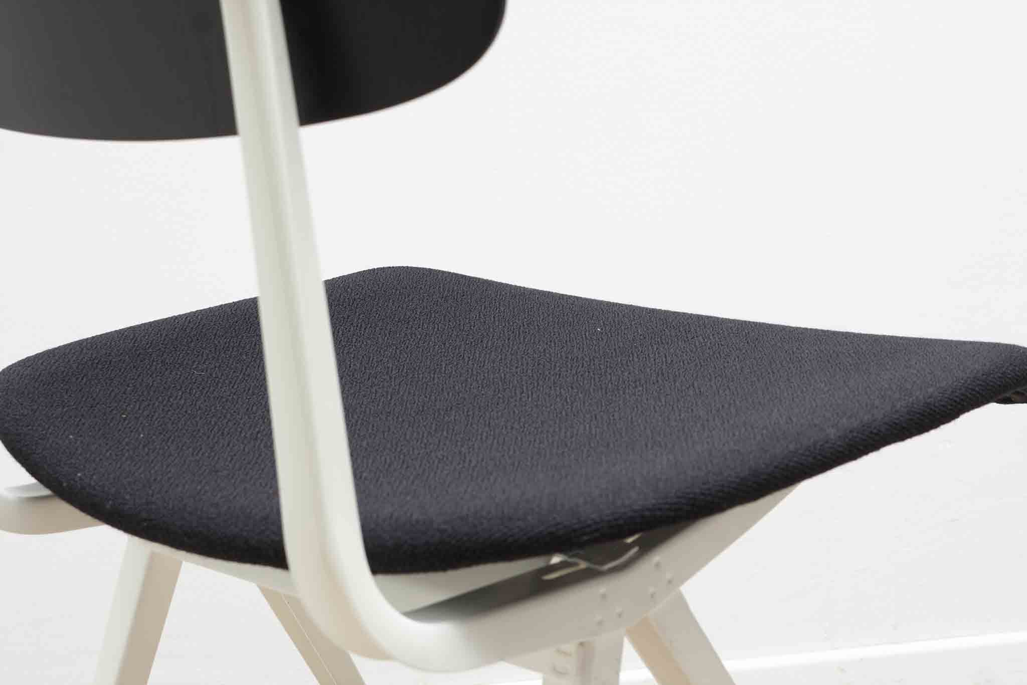 Chaise  Friso Kramer "Result" tapissée et blanc
