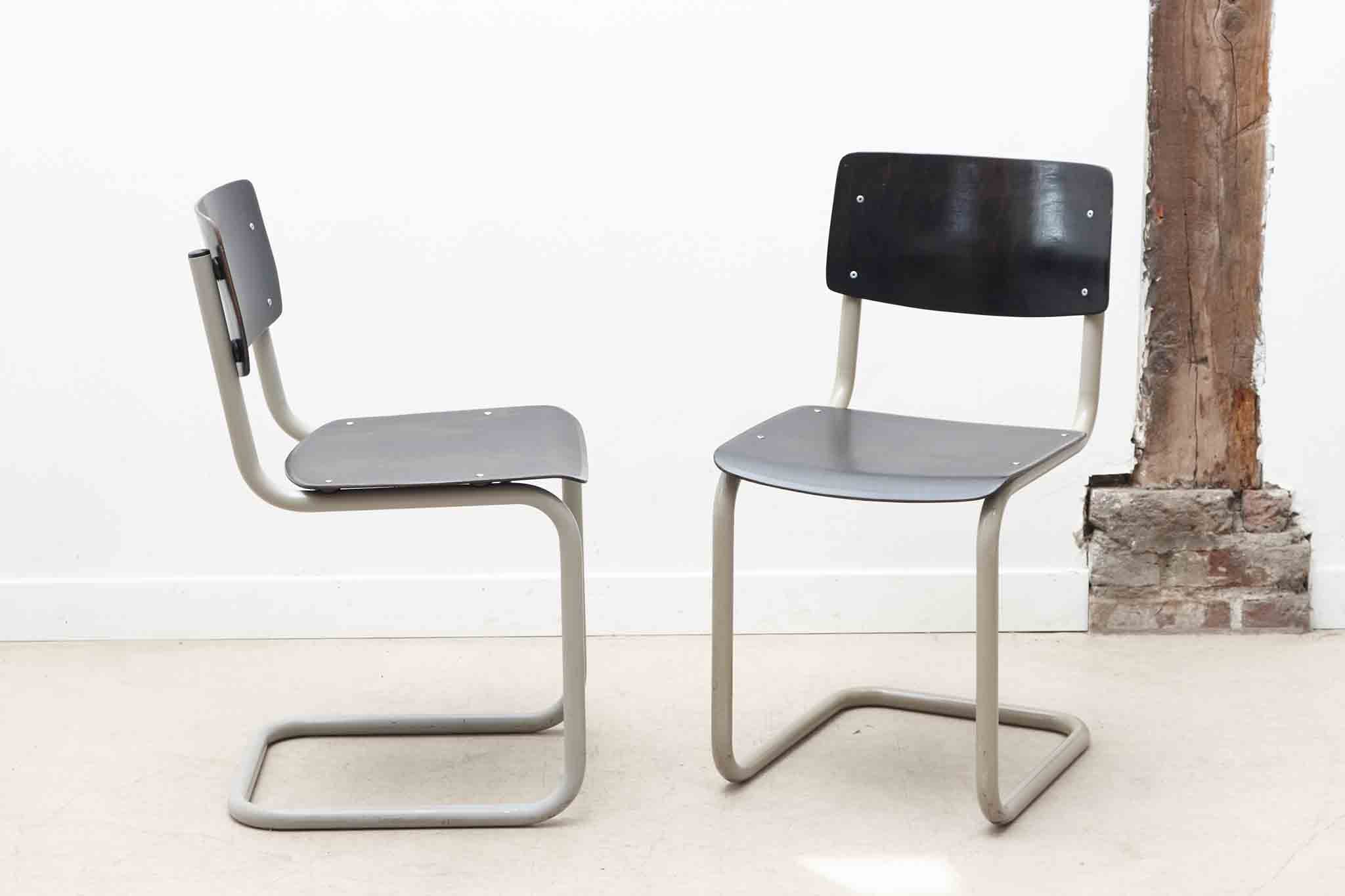 Pagholz S-shaped chair
