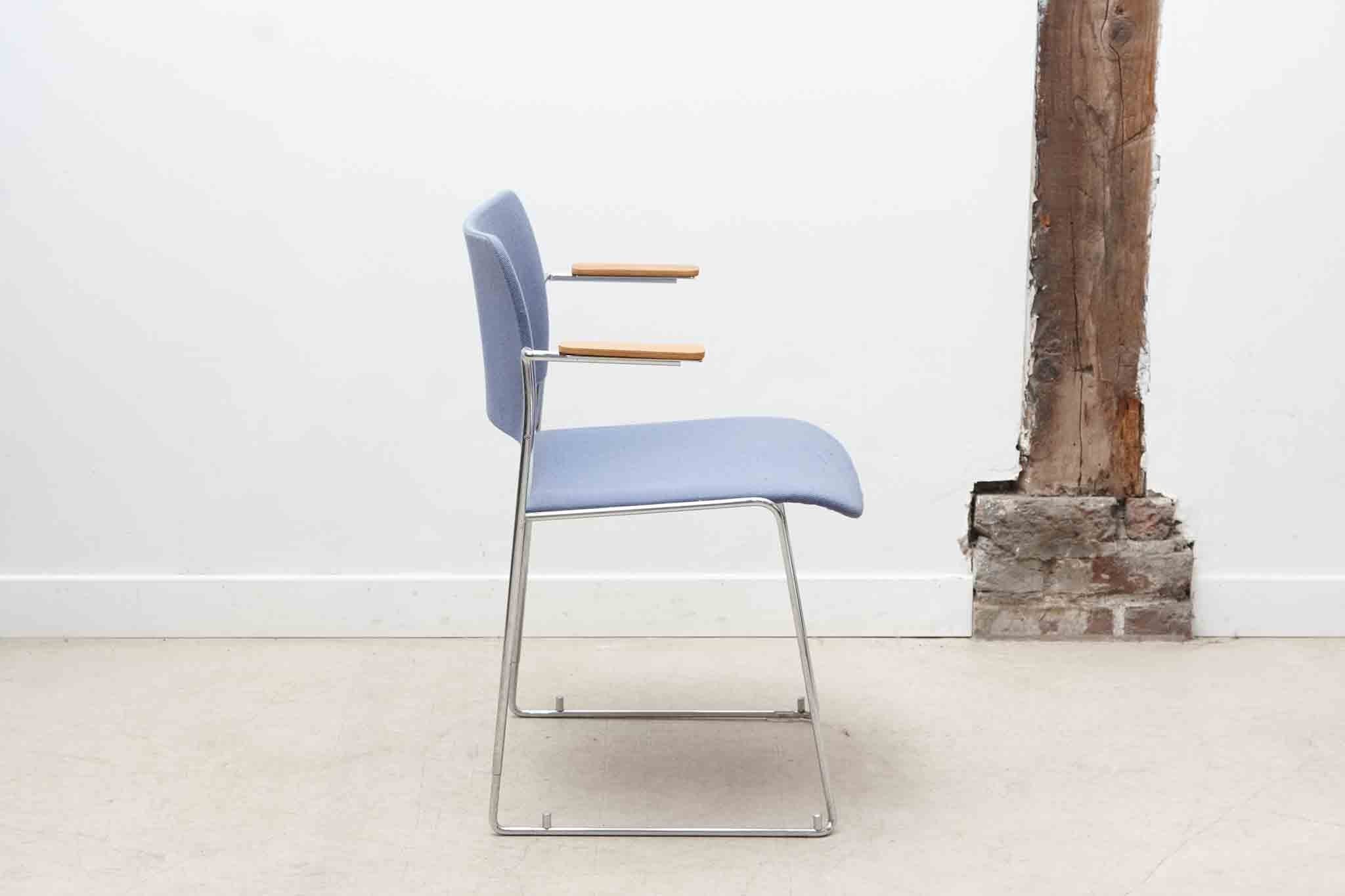 Chaise Howe 4/40 bleue par David Rowland
