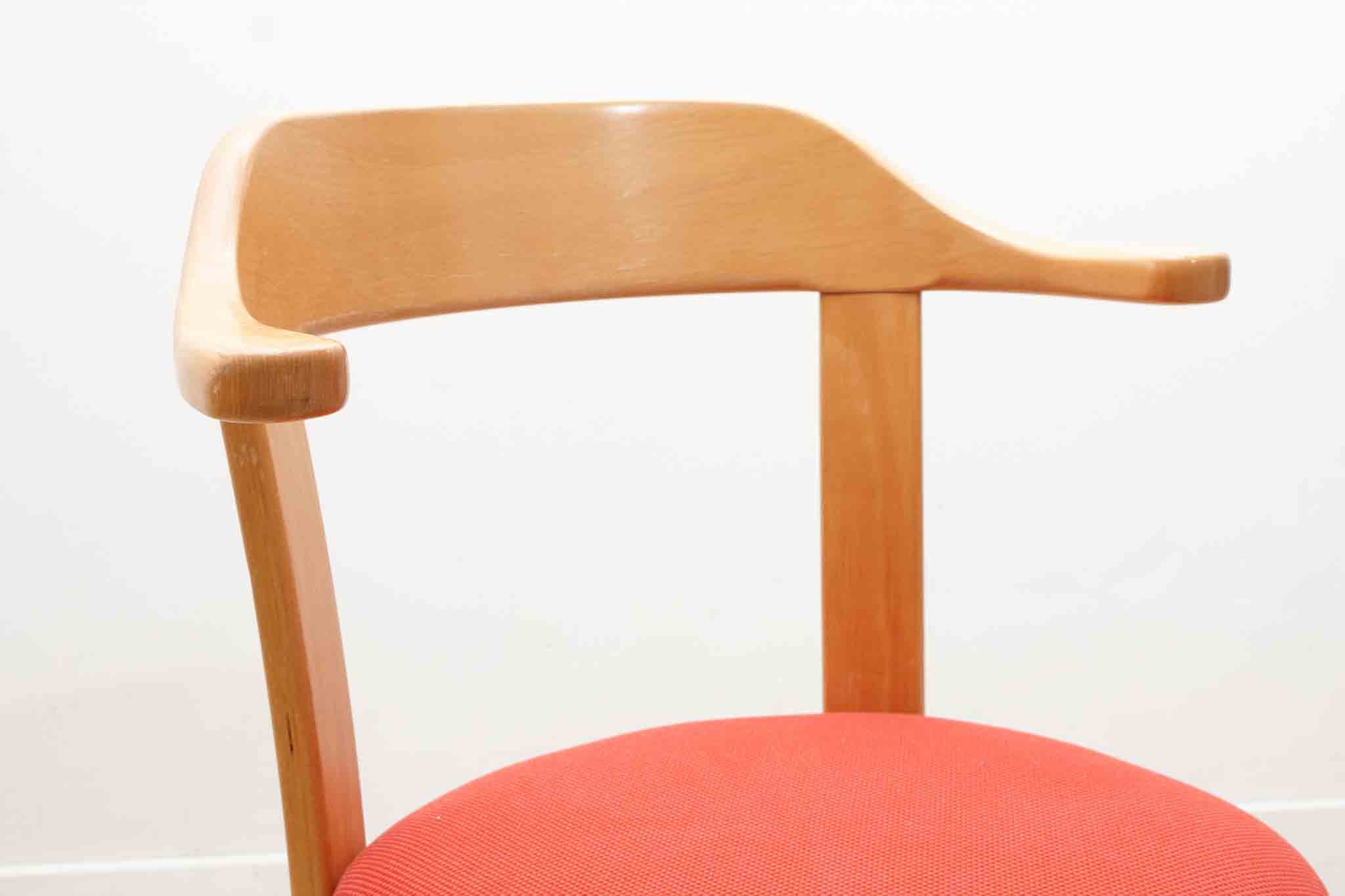 Chaise style Bruno Rey Horn tapissée rouge et hêtre