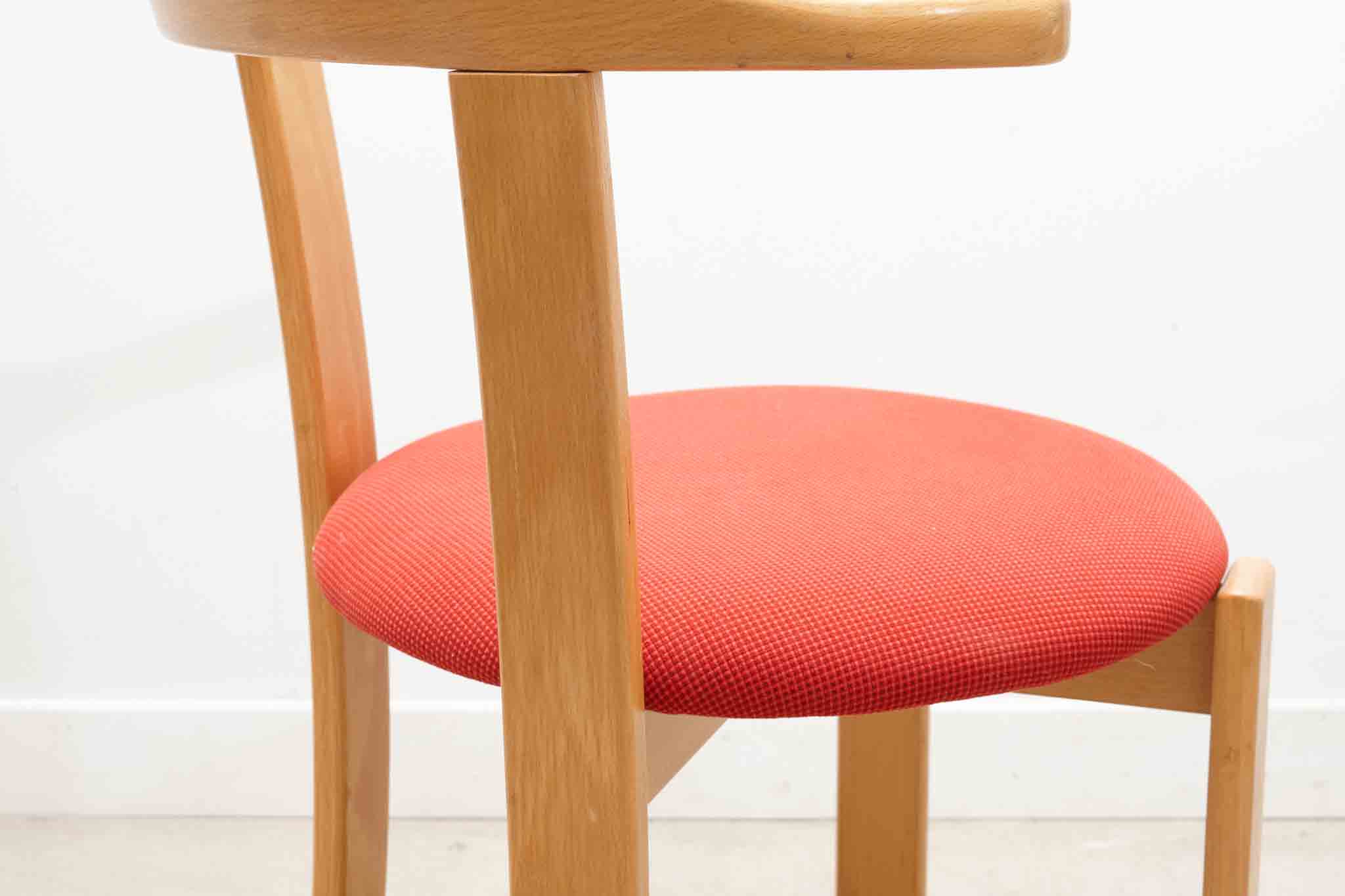 Chaise style Bruno Rey Horn tapissée rouge et hêtre