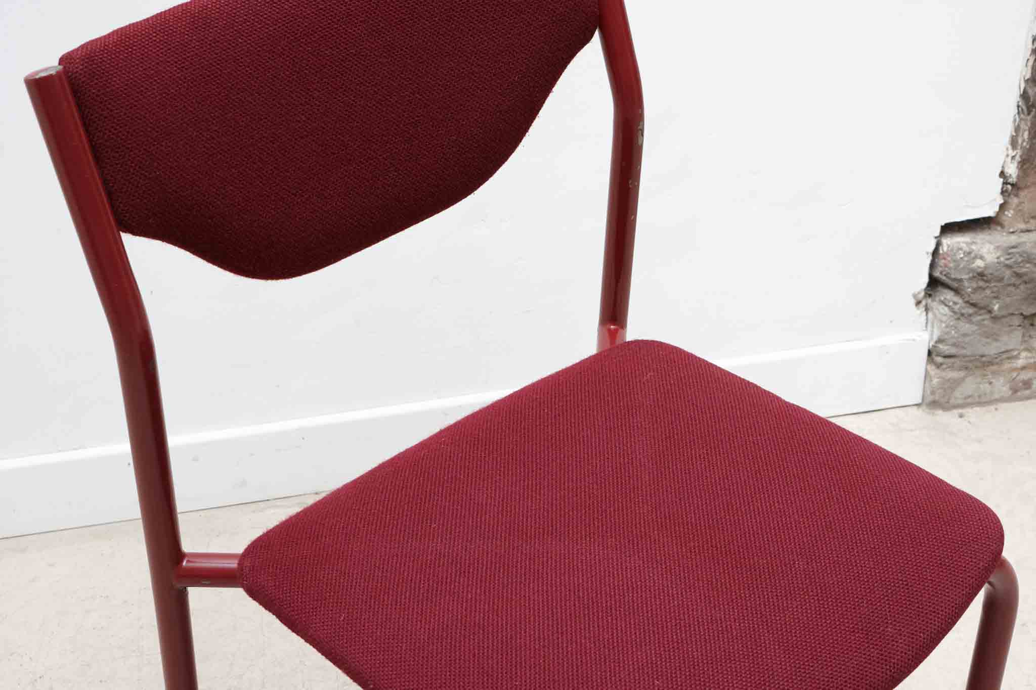 Chaise tapissée bordeaux