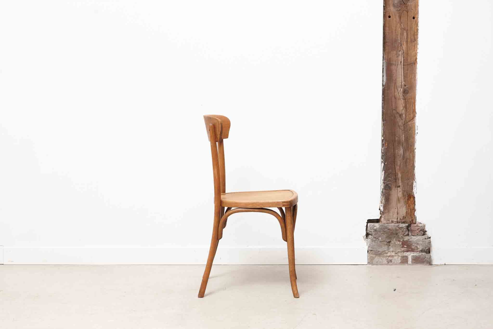 Bistro chair with oak armrests