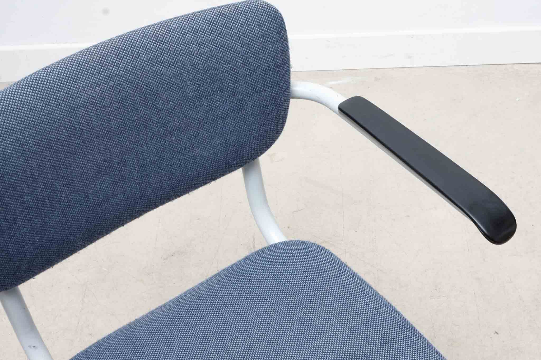 Pagholz S-shaped chair