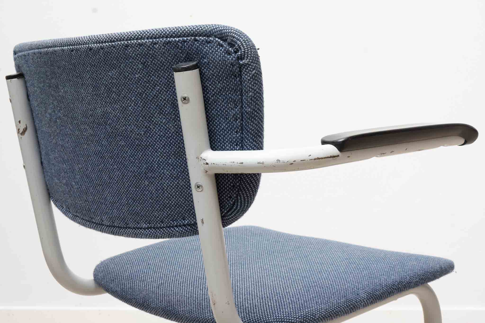 Pagholz S-shaped chair