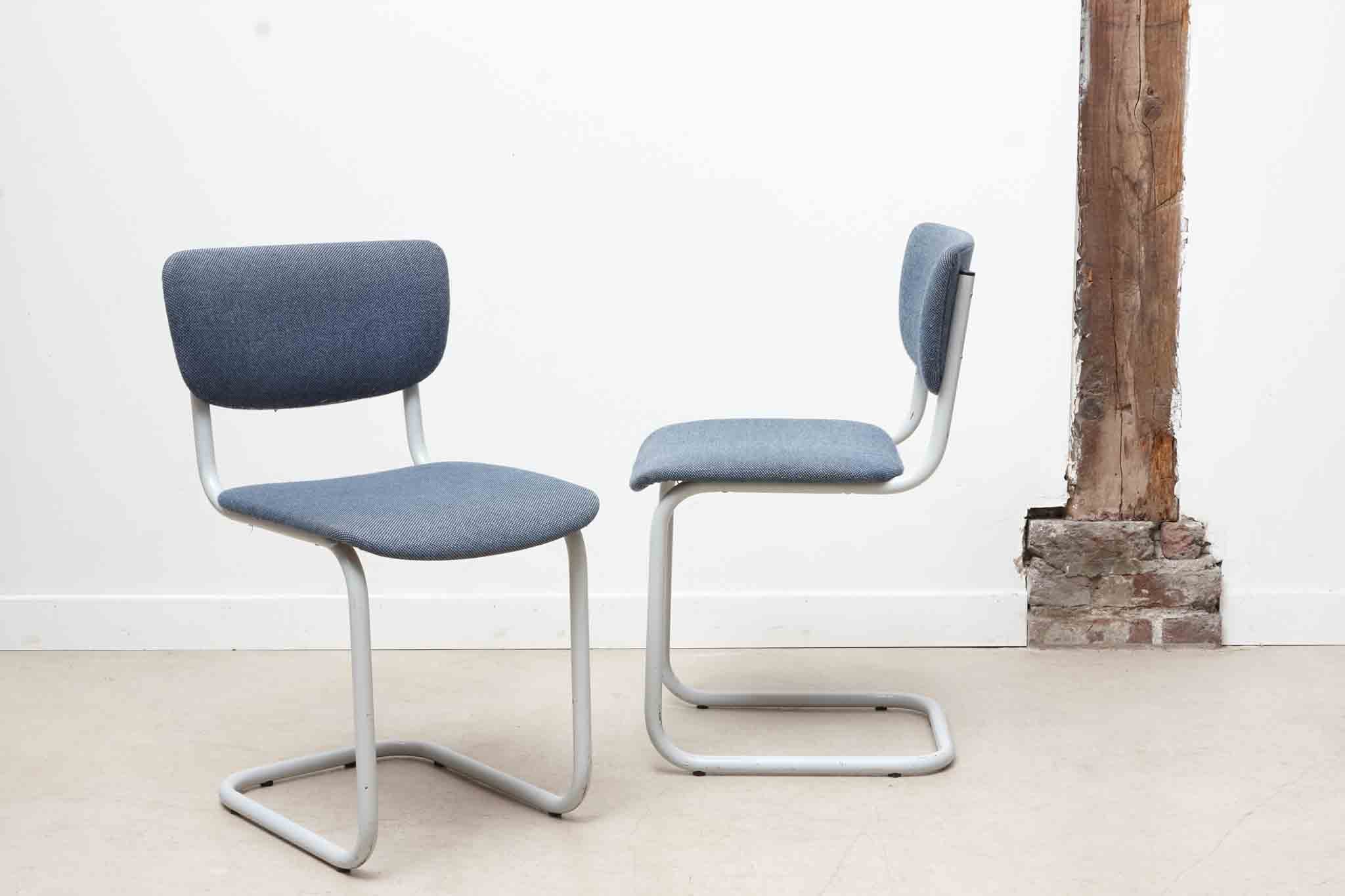 Pagholz S-shaped chair