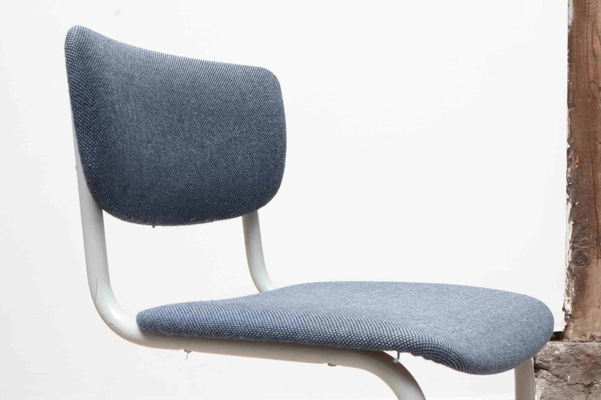Pagholz S-shaped chair