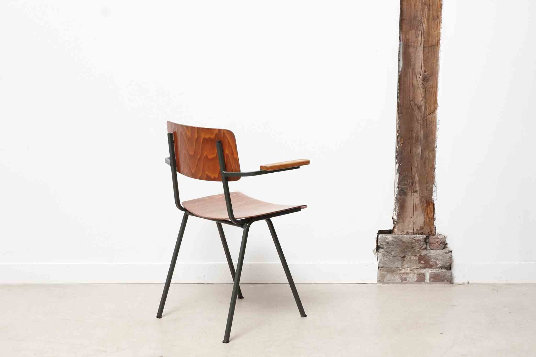 Eromes F6 chair