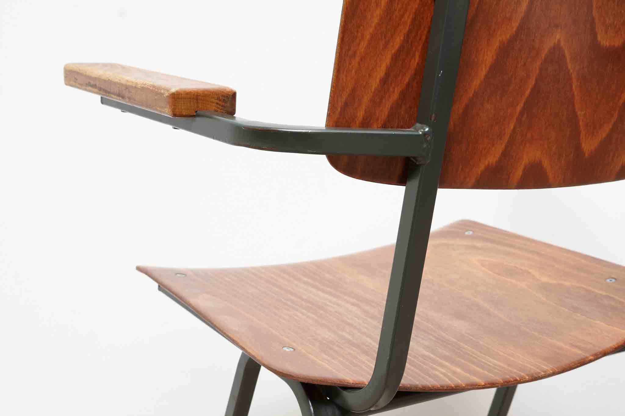 Eromes F6 chair