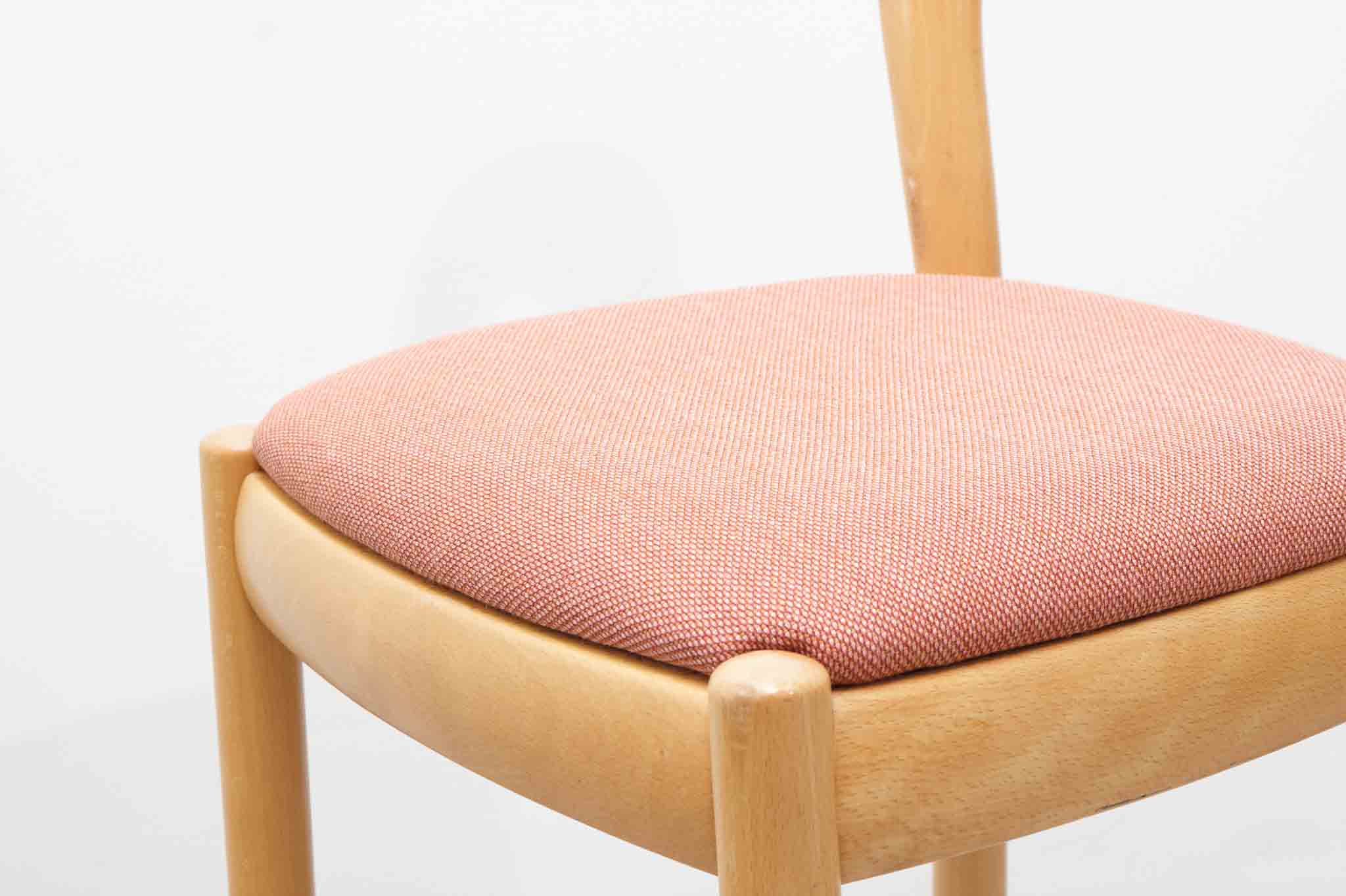 Chaise haute style art nouveau rouge pale et hêtre