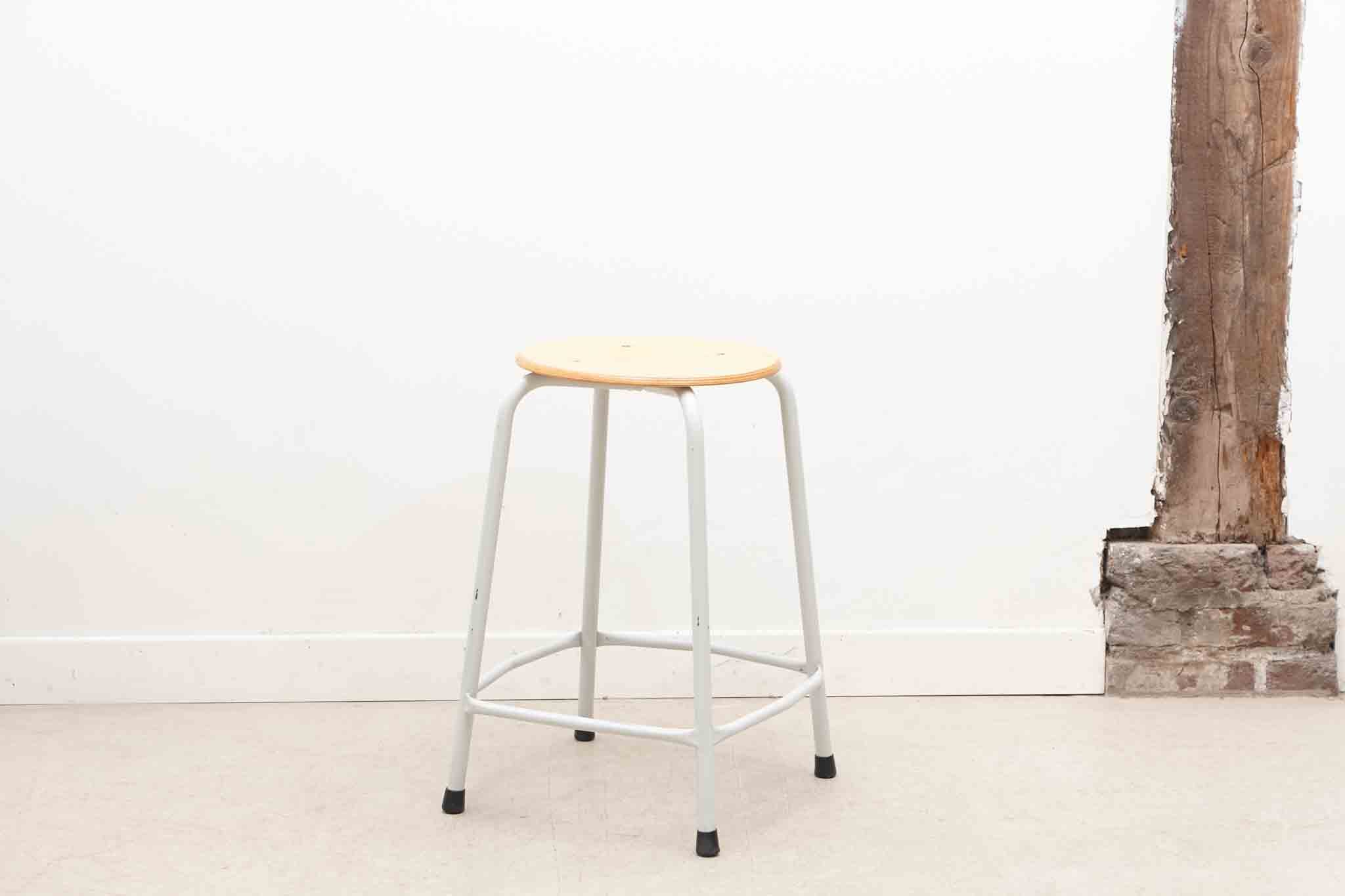 Tabouret mi-haut chêne et blanc