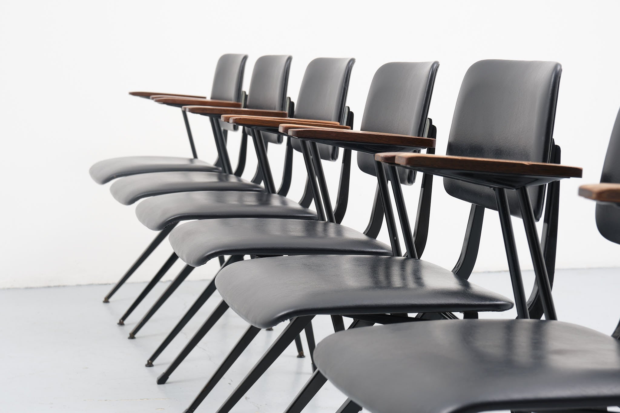 Chair Marko S202 Spinstoel Armrests black