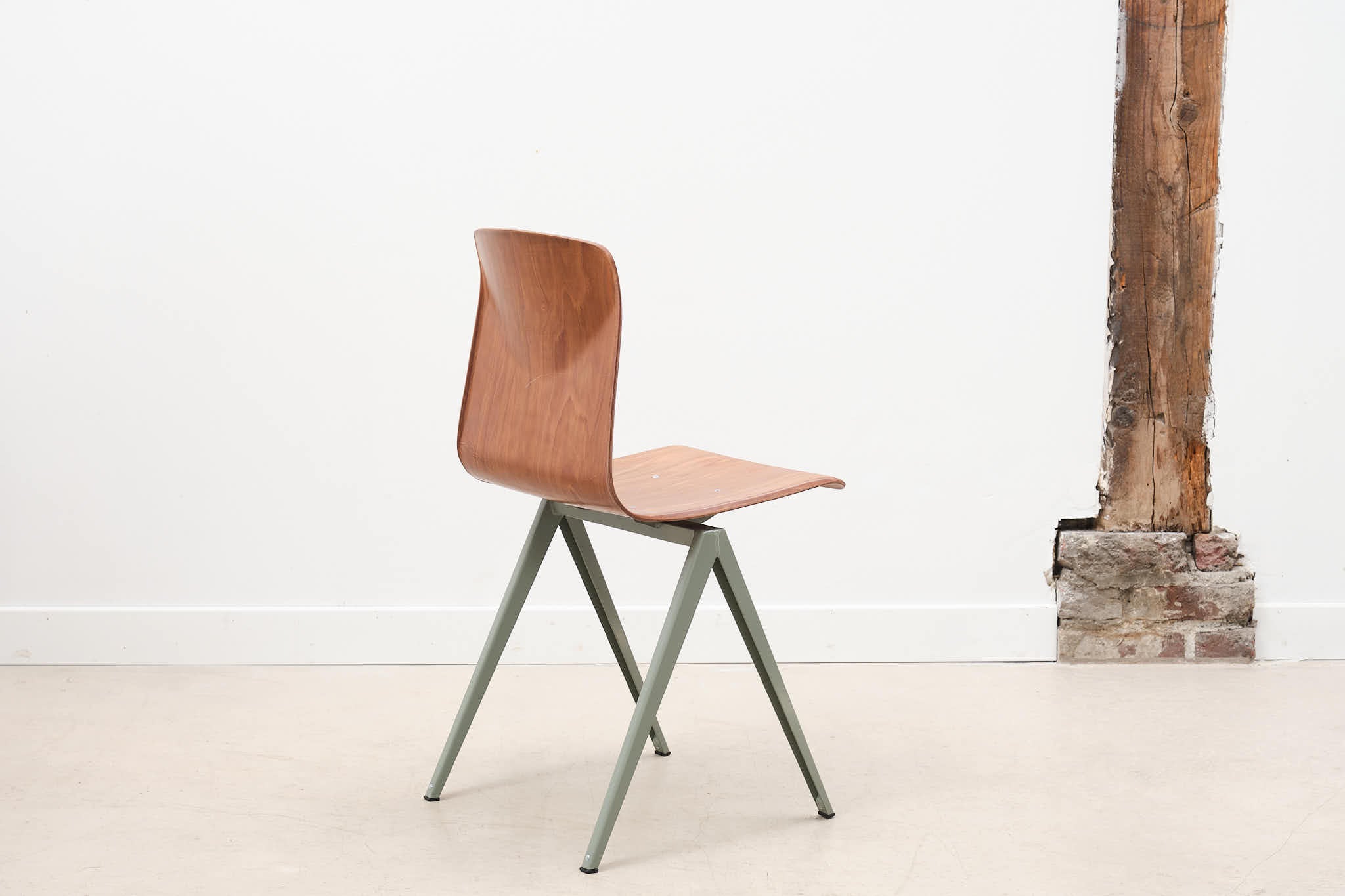 Galvanitas s19 reissue chair Off-white
