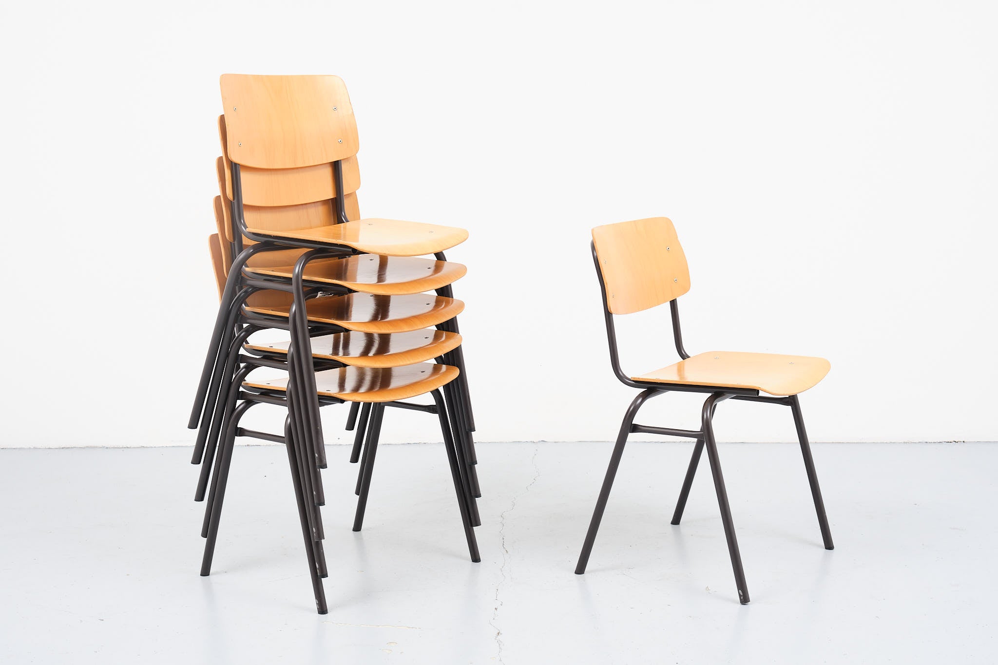 Ahrend chair beech / brown