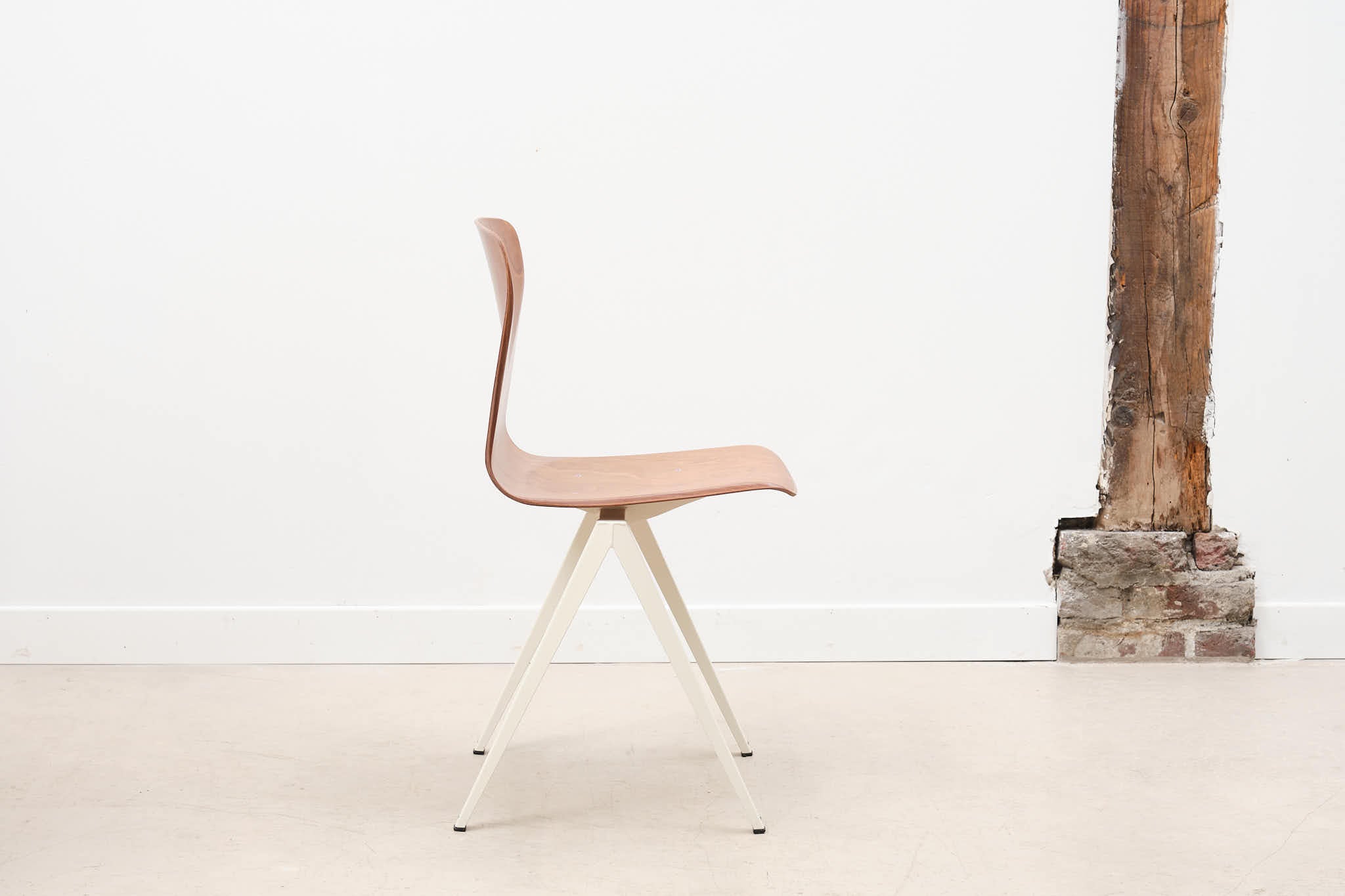 Galvanitas s19 reissue chair Off-white