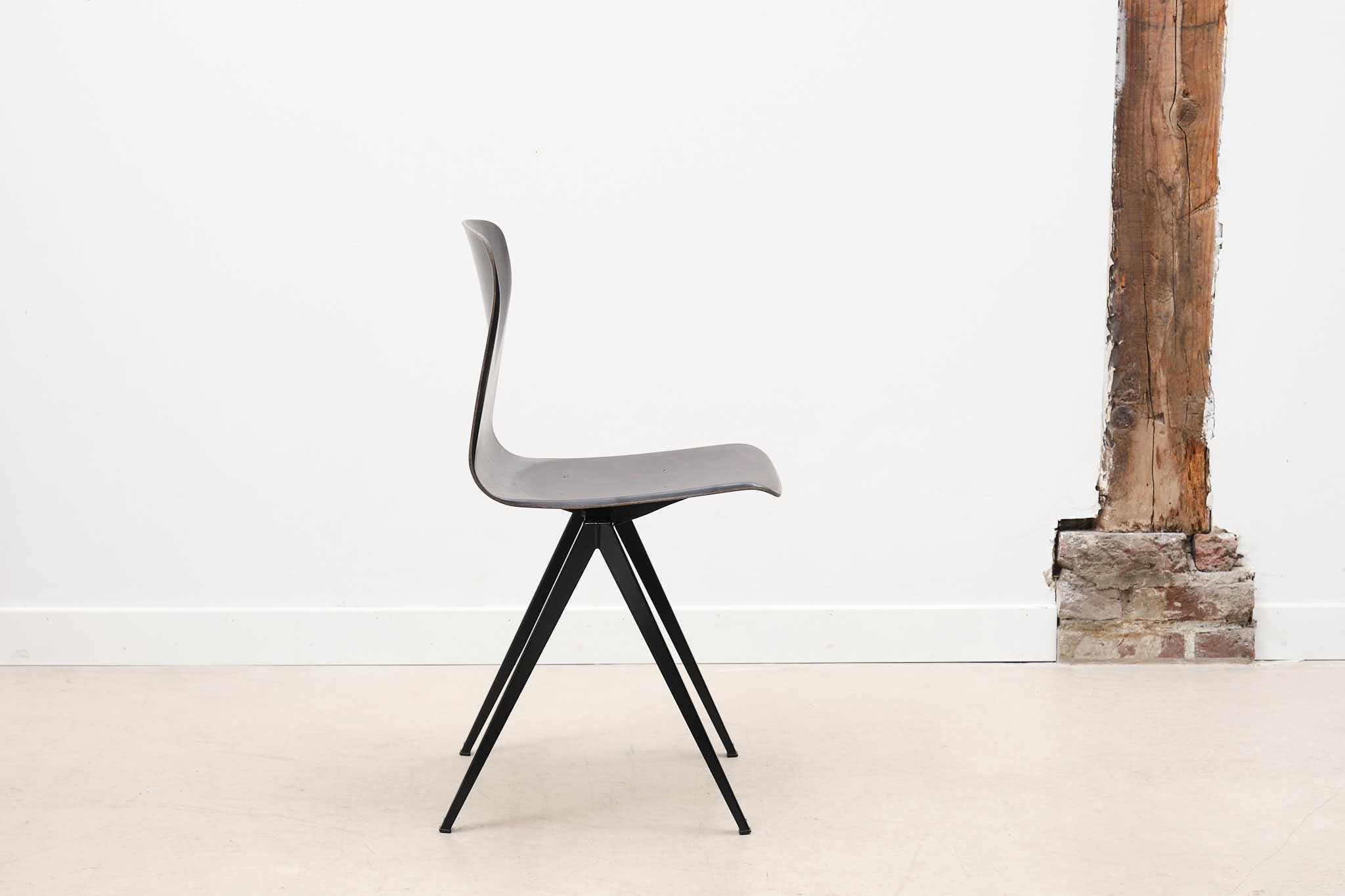 Galvanitas s19 reissue chair Off-white