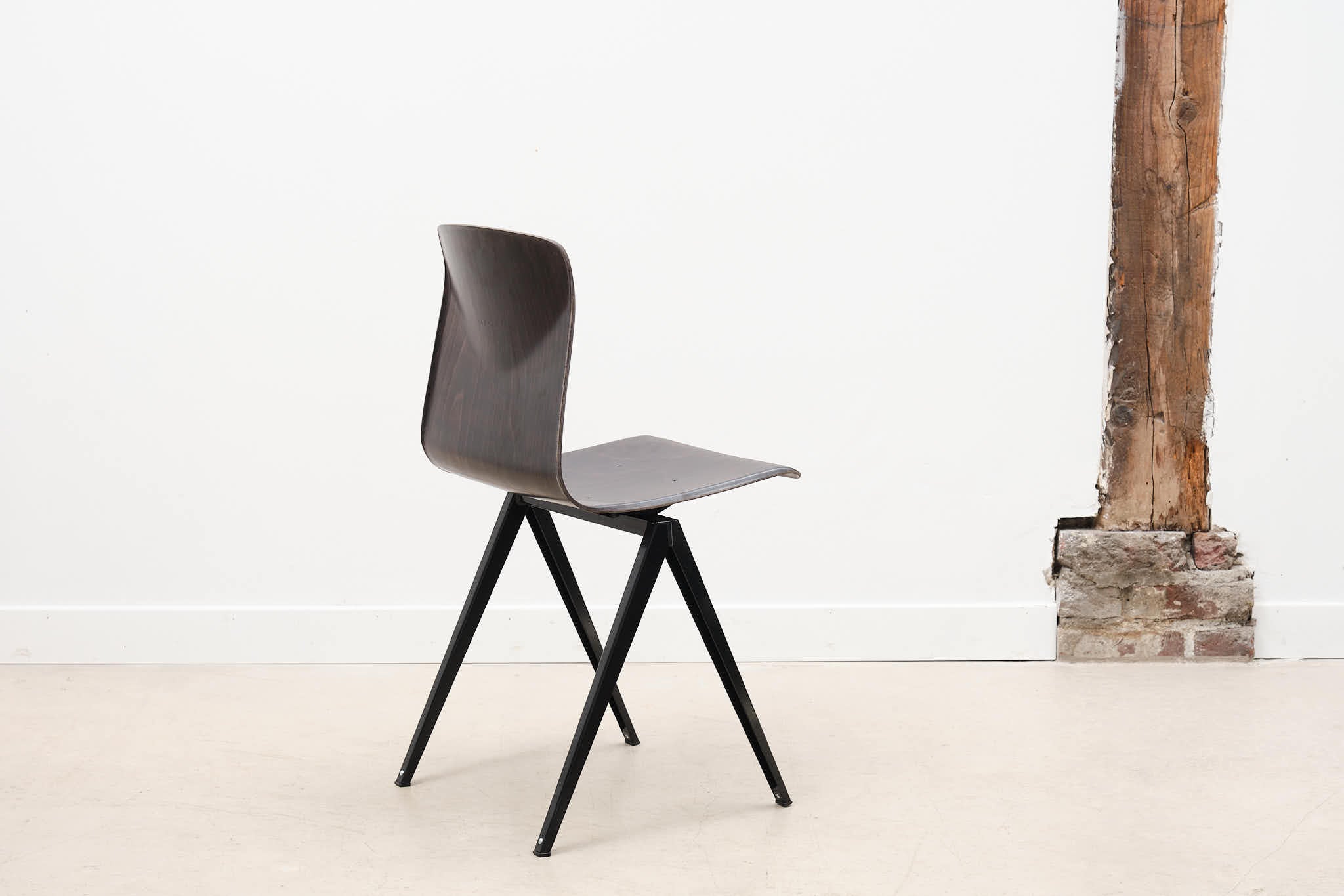 Galvanitas s19 reissue chair Off-white