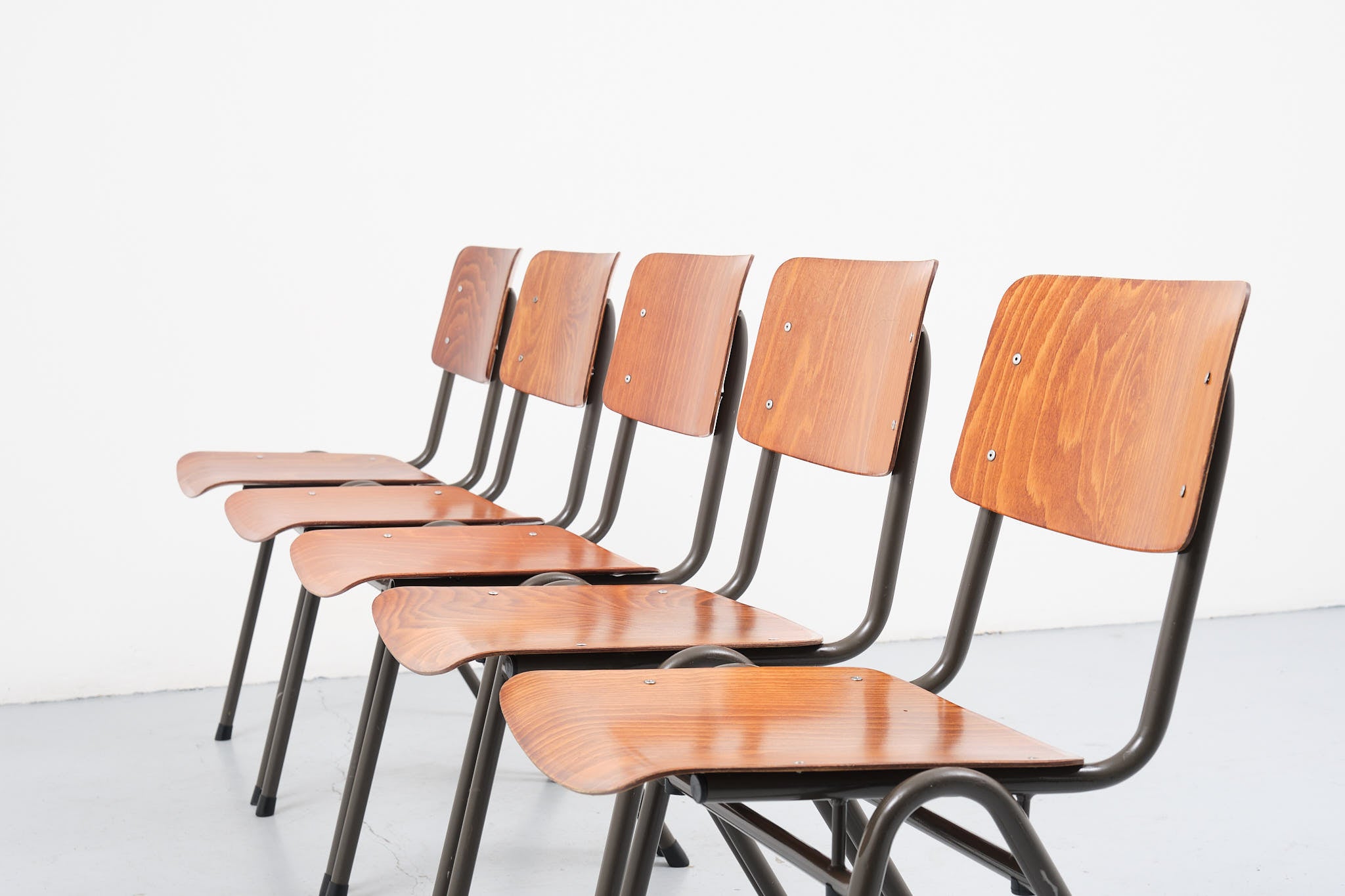 Eromes F4 oak chair