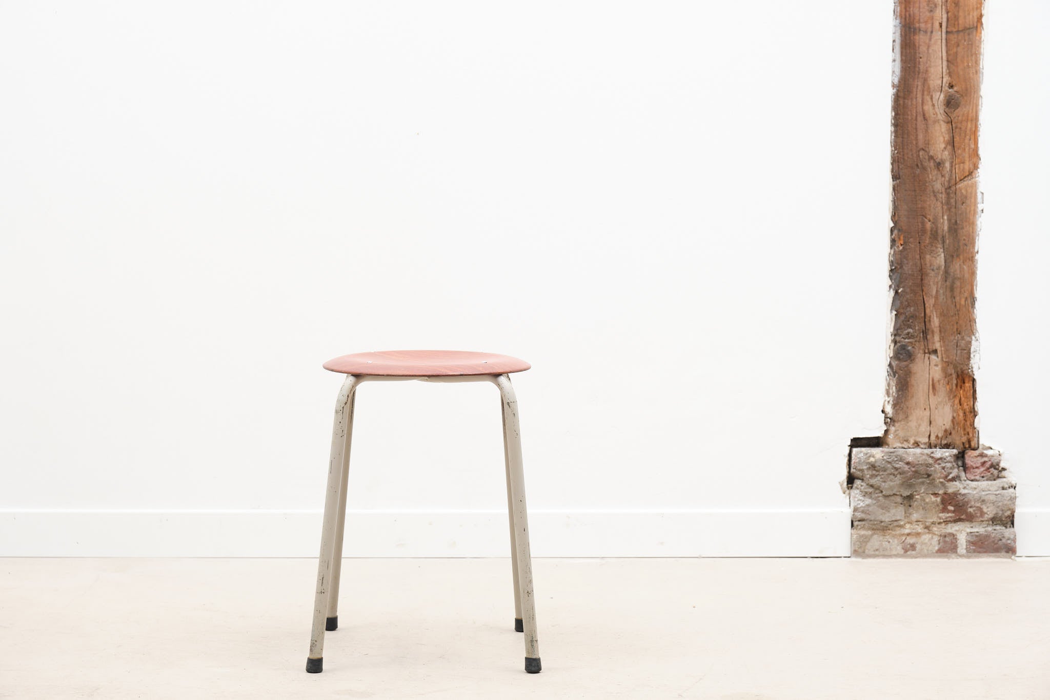 Vintage pagholz stool with gray legs