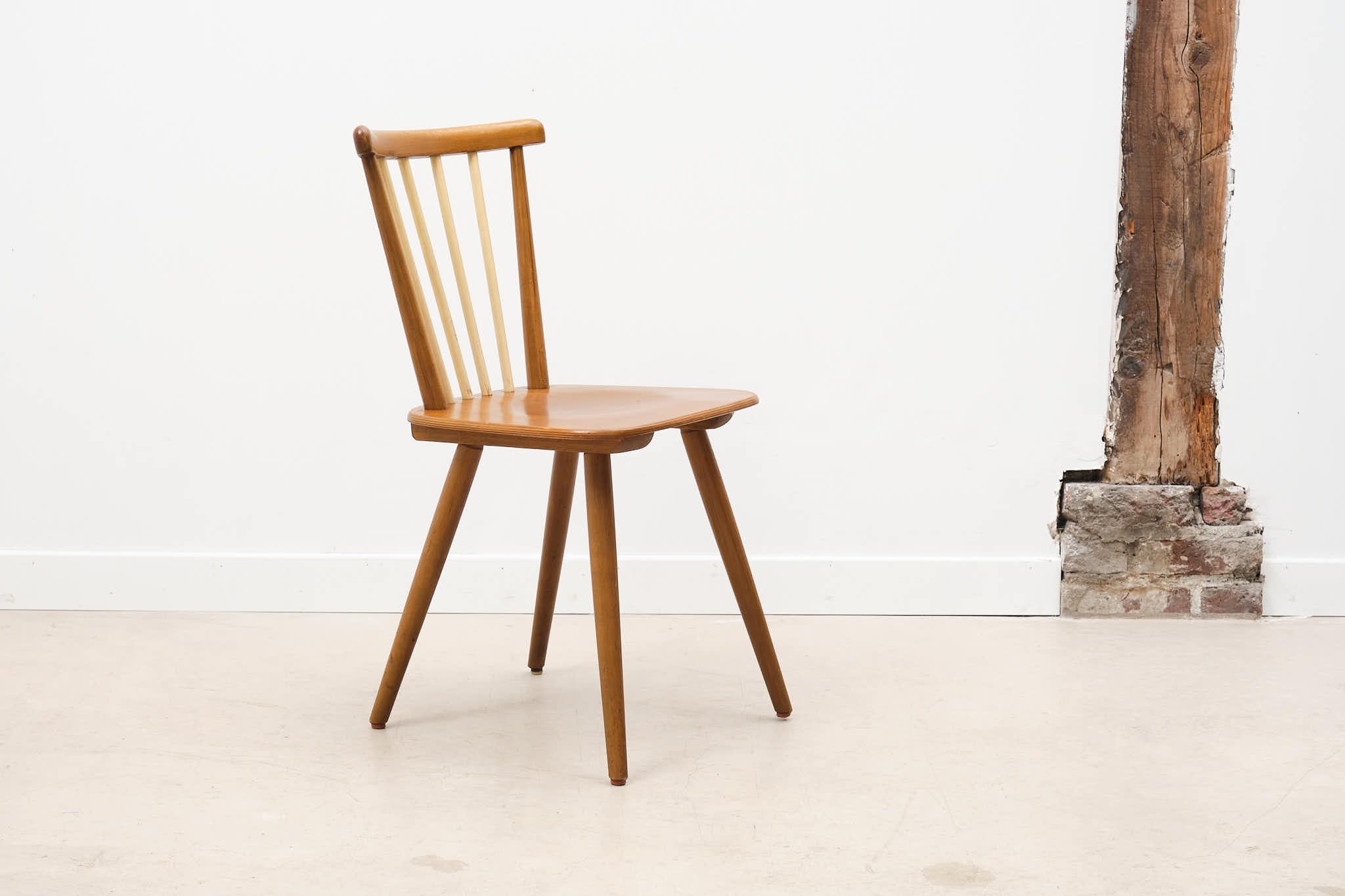 Chaise bistrot scandinave à barreaux chêne