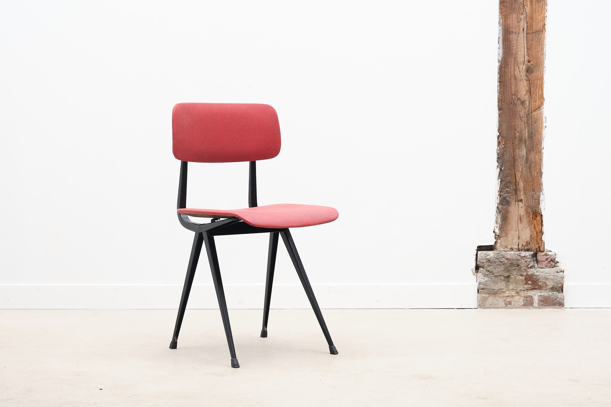Chair "Result" Friso Kramer burgundy faux leather