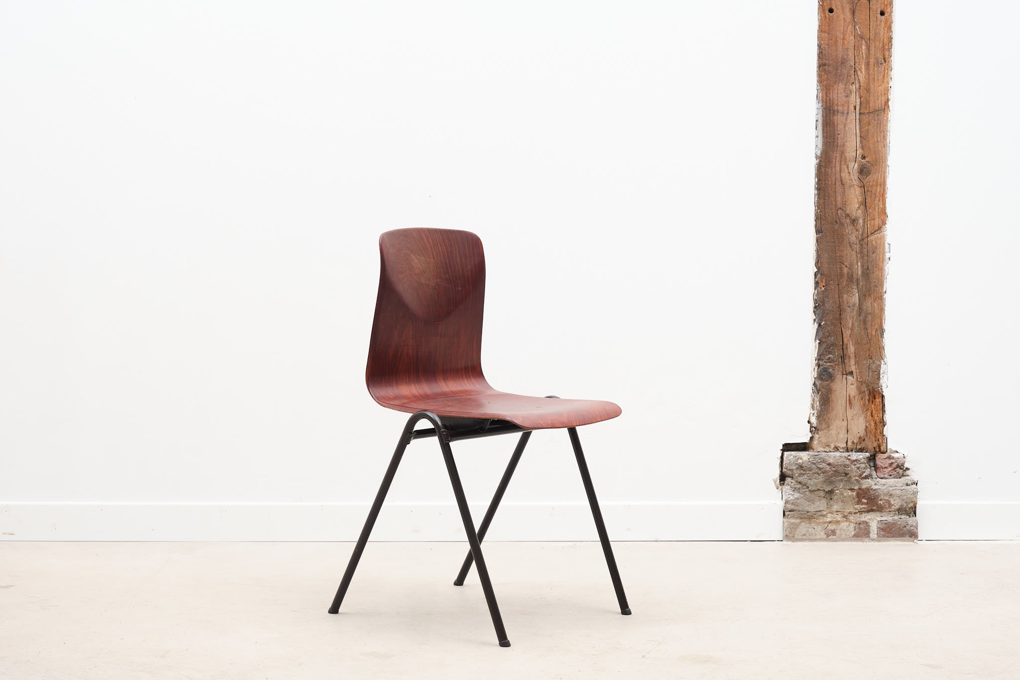 Galvanitas S25 Mahogany / Brown Chair