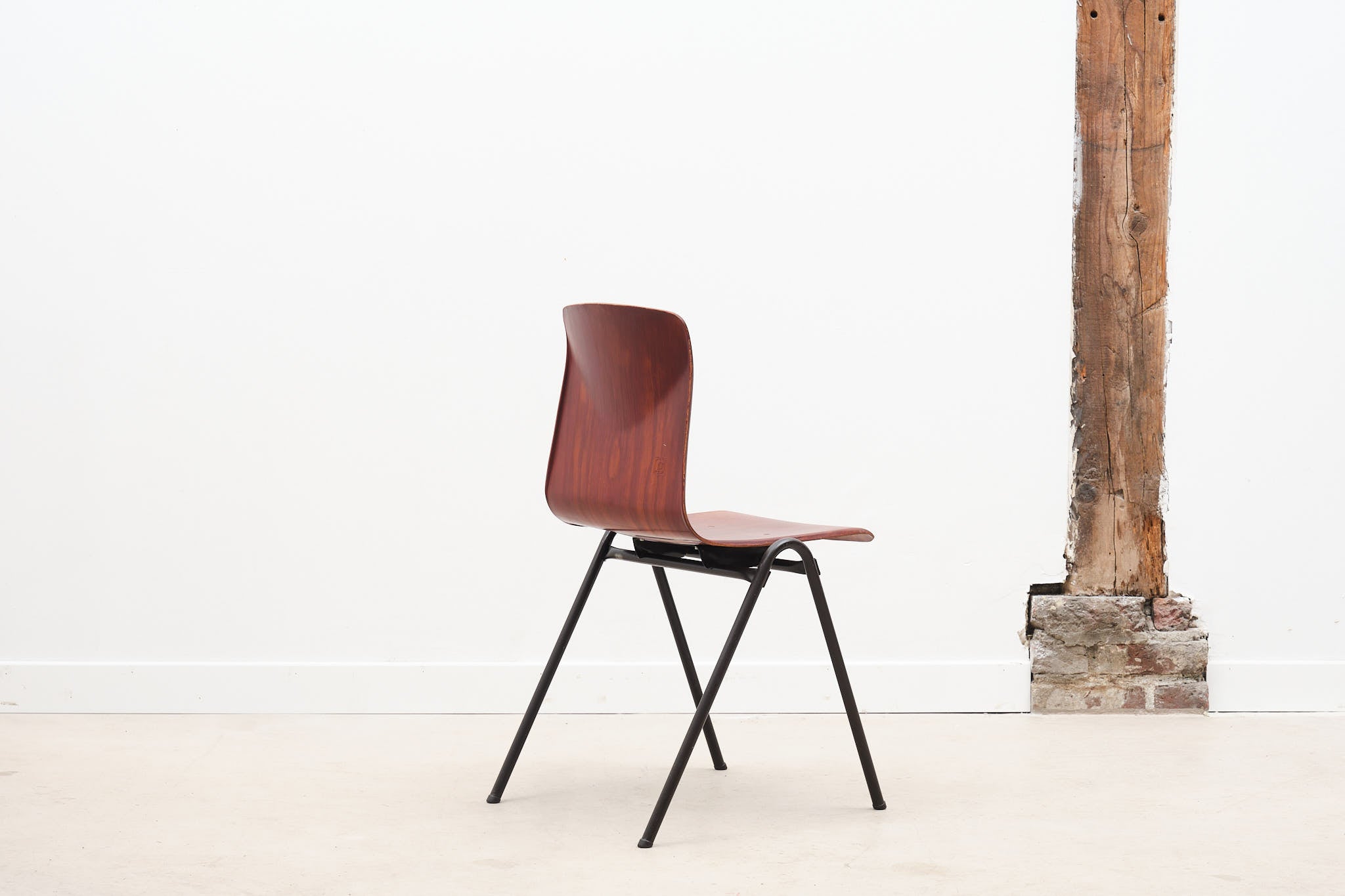 Galvanitas S25 Mahogany / Brown Chair