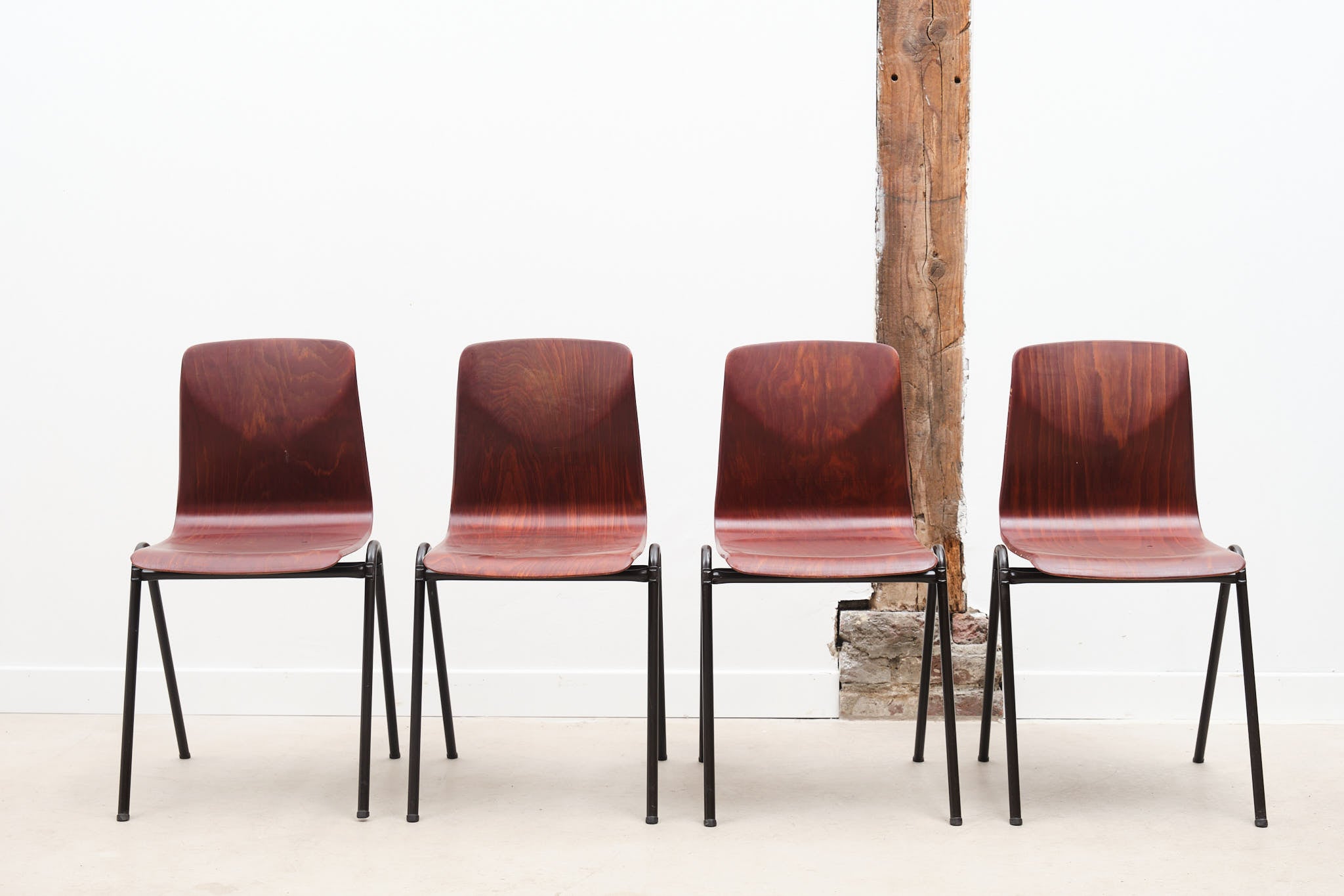 Galvanitas S25 Mahogany / Brown Chair